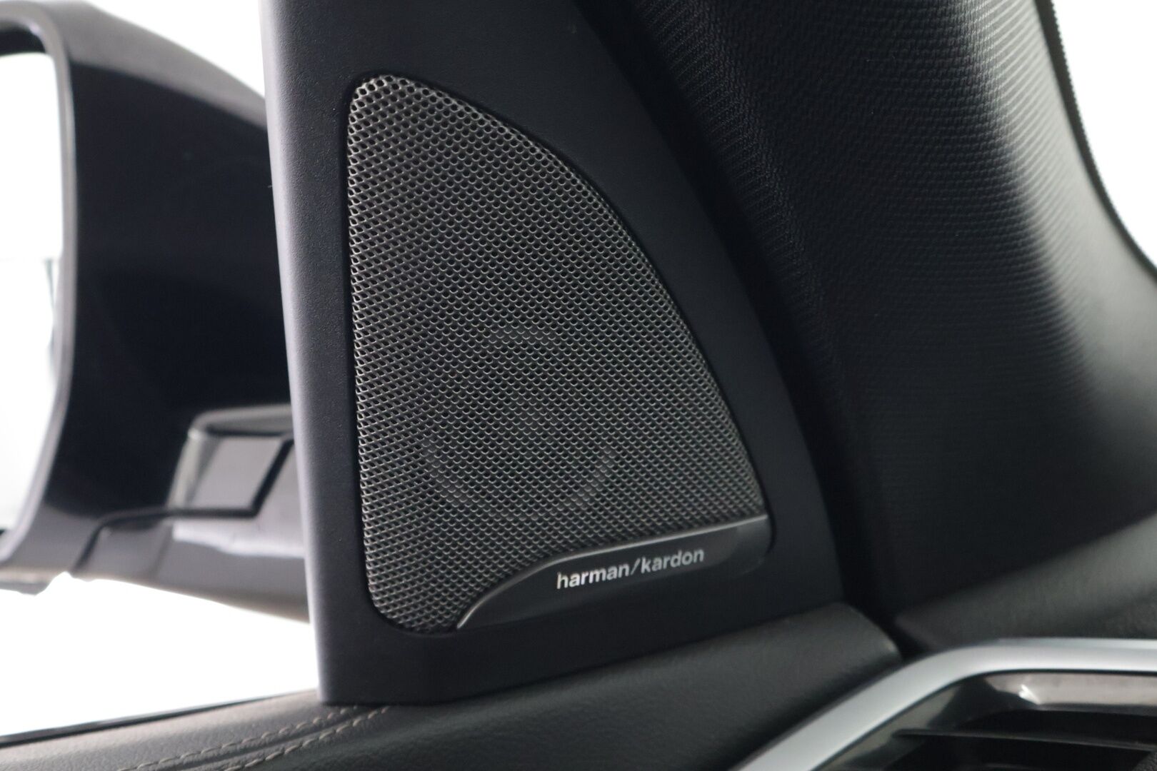 BMW X5 2020 G05 xDrive45e A M sport *Laser / DAP / ACC / BLIS / Ilma-alusta / Koukku / HUD / 360° / Harman/Kardon / Comfort Access* - Harvinainen Suomi-auto! / Näyttävä ja kattavasti varusteltu! - HULLUT BLACKWEEK JATKOT - KORKOTARJOUS 2,49%