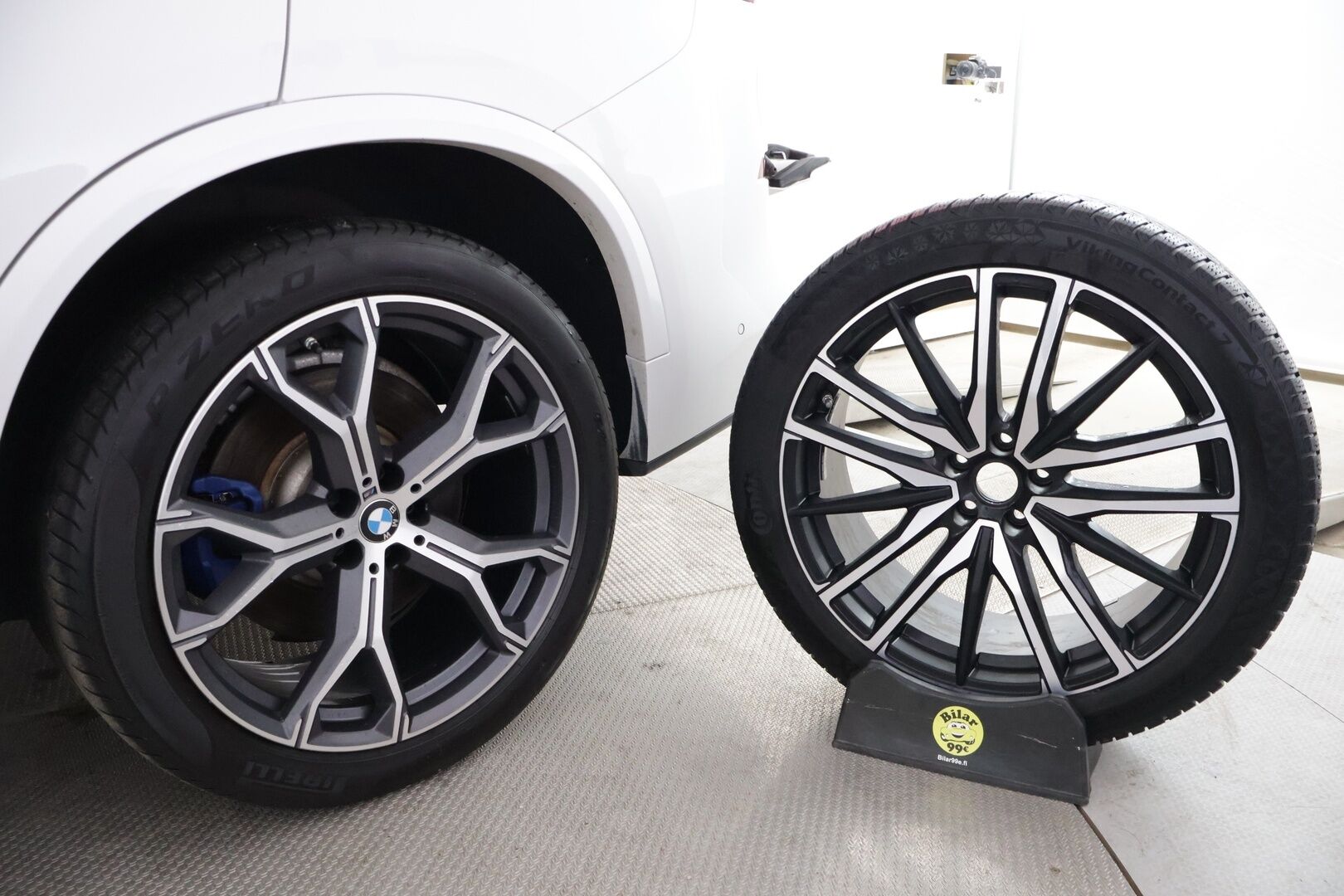 BMW X5 2020 G05 xDrive45e A M sport *Laser / DAP / ACC / BLIS / Ilma-alusta / Koukku / HUD / 360° / Harman/Kardon / Comfort Access* - Harvinainen Suomi-auto! / Näyttävä ja kattavasti varusteltu! - HULLUT BLACKWEEK JATKOT - KORKOTARJOUS 2,49%