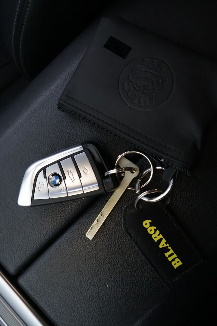 BMW X5 2020 G05 xDrive45e A M sport *Laser / DAP / ACC / BLIS / Ilma-alusta / Koukku / HUD / 360° / Harman/Kardon / Comfort Access* - Harvinainen Suomi-auto! / Näyttävä ja kattavasti varusteltu! - HULLUT BLACKWEEK JATKOT - KORKOTARJOUS 2,49%