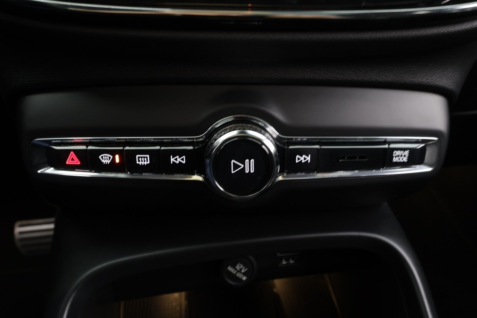 Volvo XC40 2021 T5 TwE Business R-Design aut * Webasto / ACC / Panorama / 360° / LED / H&K / Sportpenkki Muistilla / Navi / Keyless * - 1-om suomi-auto / 2x Latauskaapelit / Kahdet renkaat  / Jakohihna tehty 7/2025 - Osta nyt, maksa vasta ensi vuonna