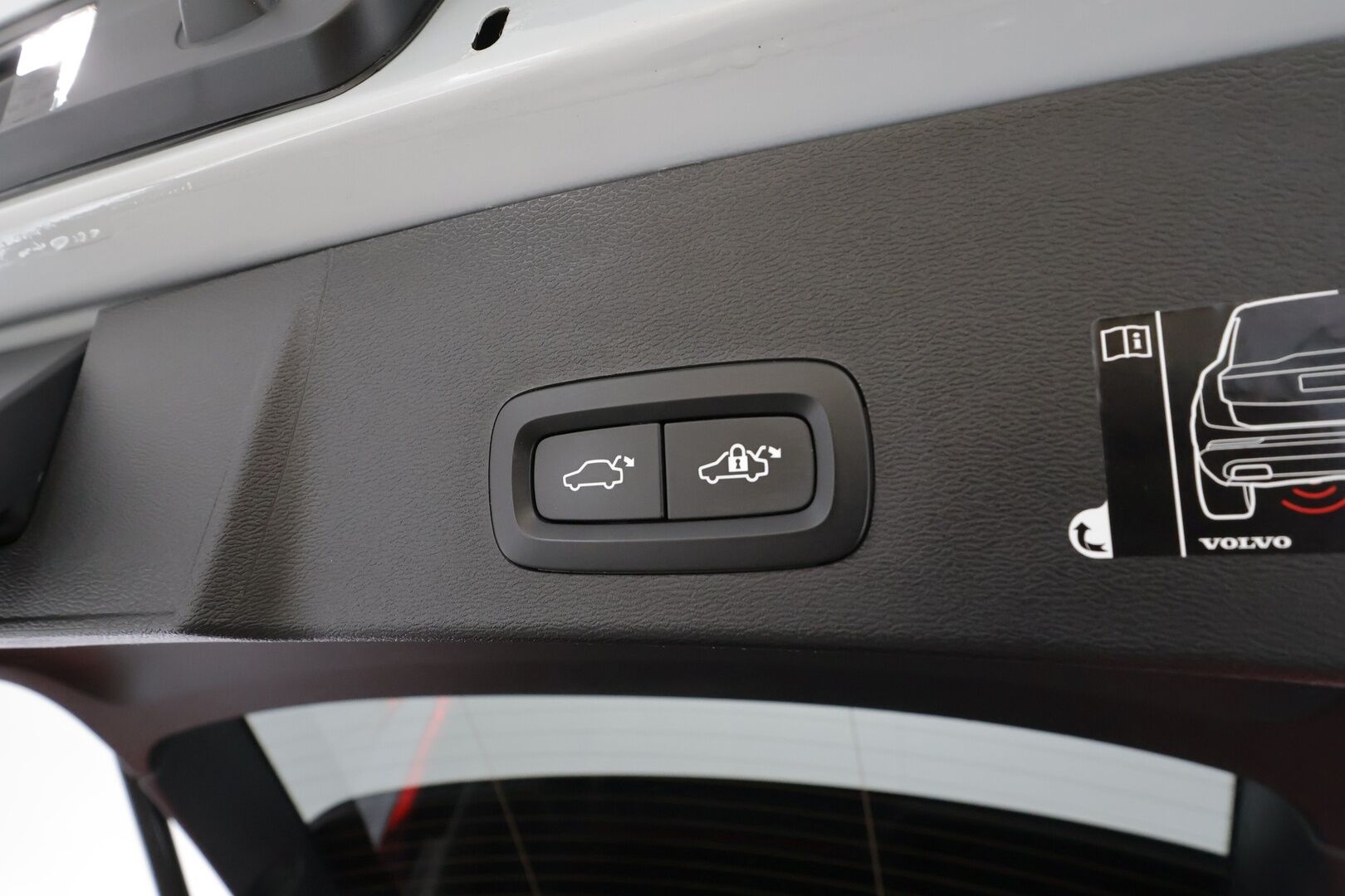 Volvo XC40 2021 T5 TwE Business R-Design aut * Webasto / ACC / Panorama / 360° / LED / H&K / Sportpenkki Muistilla / Navi / Keyless * - 1-om suomi-auto / 2x Latauskaapelit / Kahdet renkaat  / Jakohihna tehty 7/2025 - Osta nyt, maksa vasta ensi vuonna