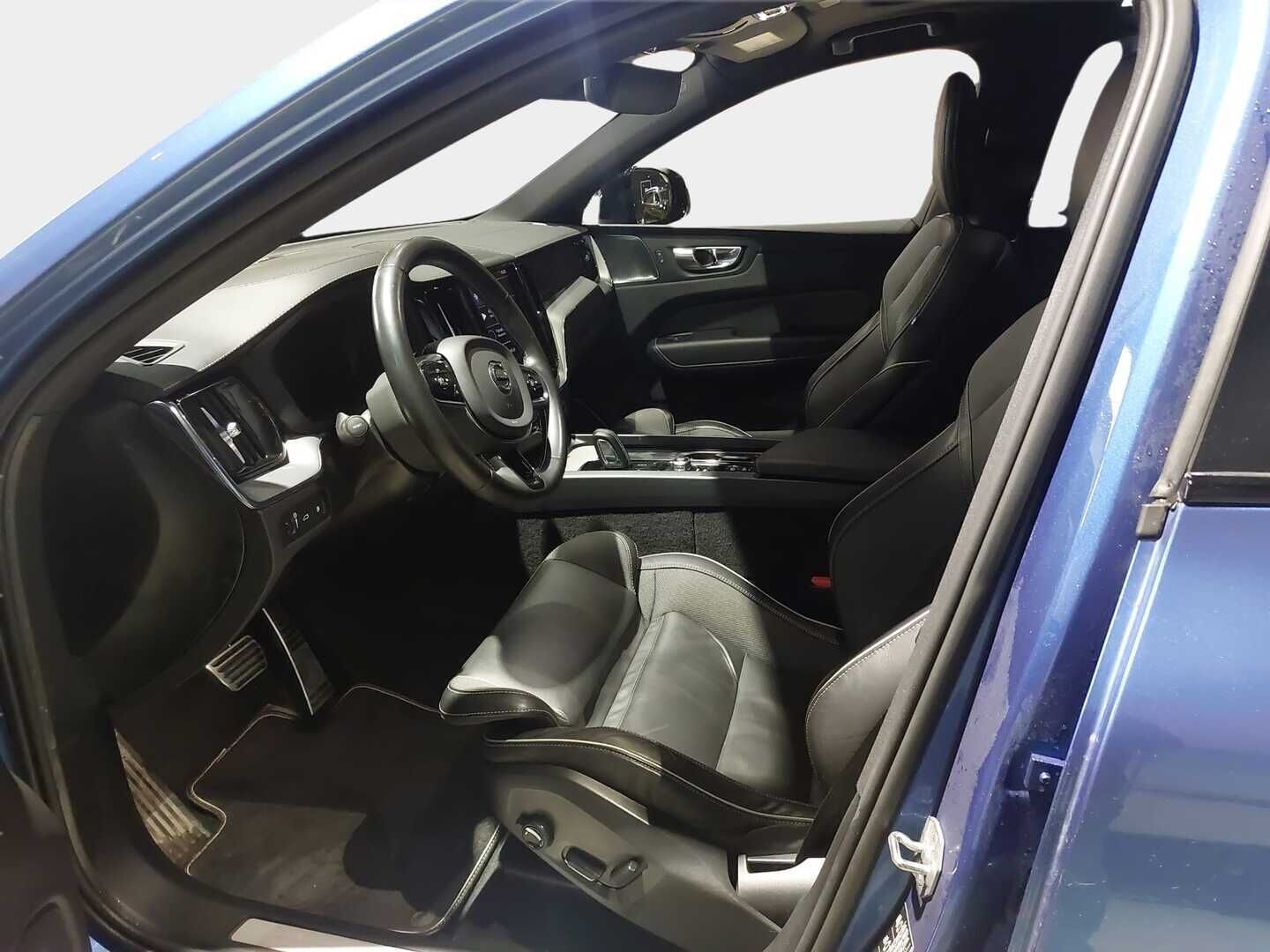 Volvo XC60 2021 T8 TwE AWD Business R-Design aut * Webasto / Adapt.Vakkari / Harman&Kardon / Vetokoukku / Panorama / Ilma-Alusta / Peruutuskamera - Suomiauto / Merkkihuollot / Jakopää tehty / Facelift!