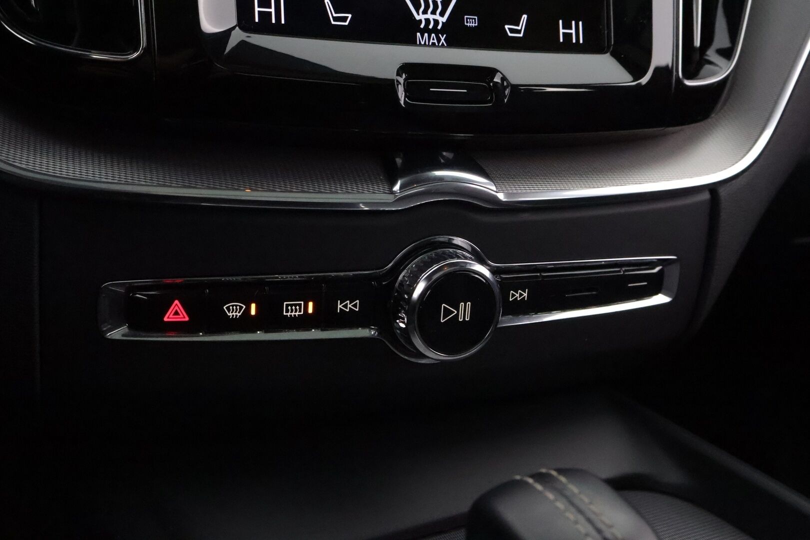 Volvo XC60 2021 T8 TwE AWD Business R-Design aut * Webasto / Adapt.Vakkari / Harman&Kardon / Vetokoukku / Panoraama / Ilma-Alusta / Peruutuskamera - Suomiauto / Merkkihuollot / Jakopää tehty / Facelift!