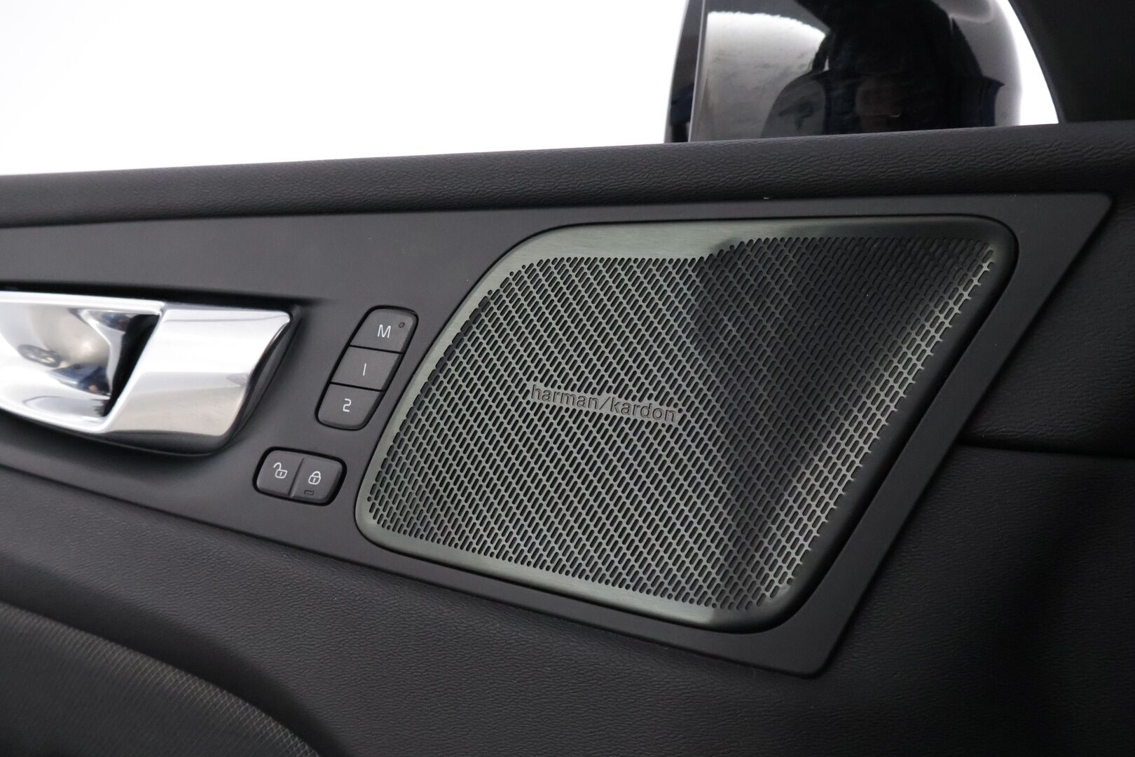 Volvo XC60 2021 T8 TwE AWD Business R-Design aut * Webasto / Adapt.Vakkari / Harman&Kardon / Vetokoukku / Panoraama / Ilma-Alusta / Peruutuskamera - Suomiauto / Merkkihuollot / Jakopää tehty / Facelift!