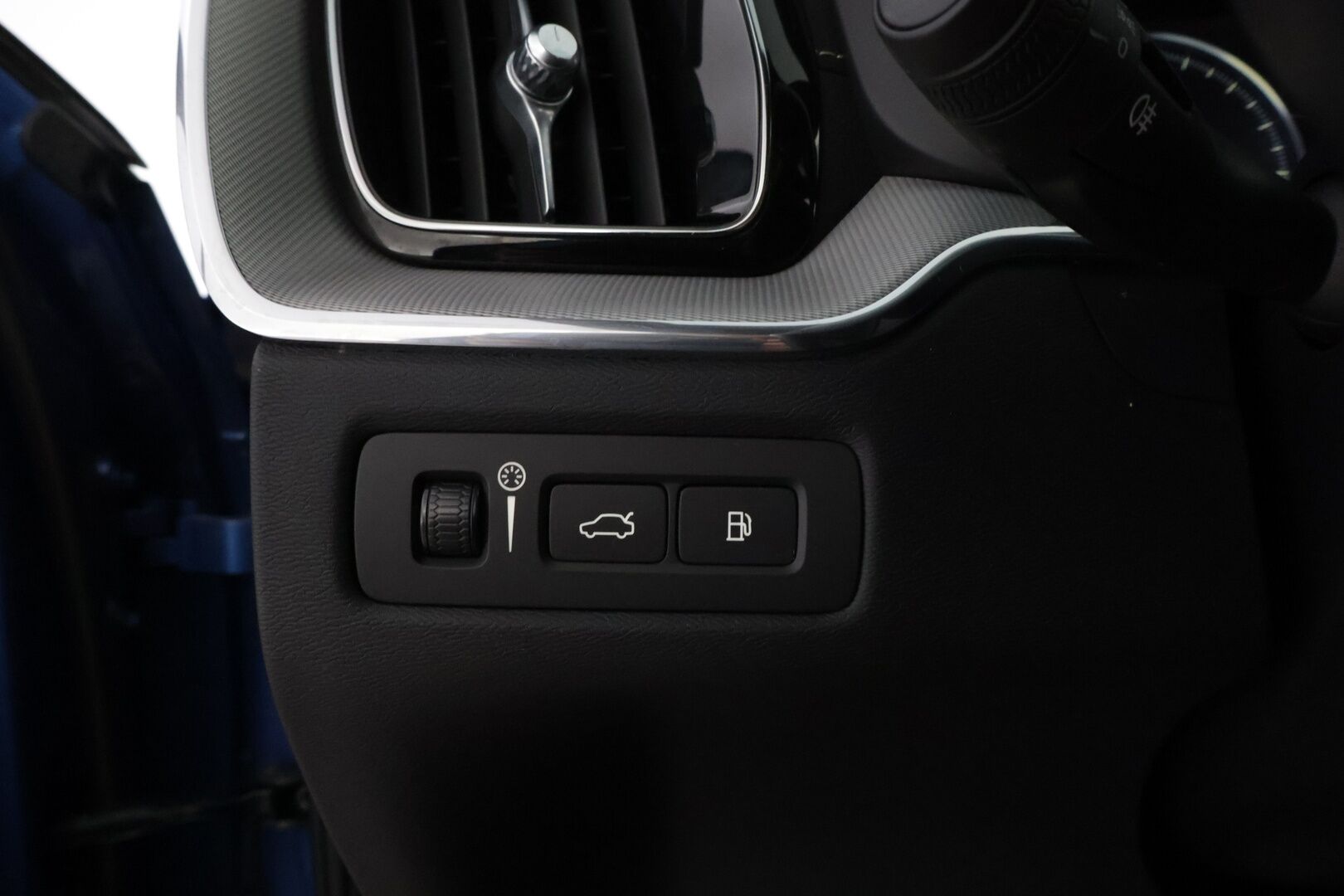 Volvo XC60 2021 T8 TwE AWD Business R-Design aut * Webasto / Adapt.Vakkari / Harman&Kardon / Vetokoukku / Panoraama / Ilma-Alusta / Peruutuskamera - Suomiauto / Merkkihuollot / Jakopää tehty / Facelift!