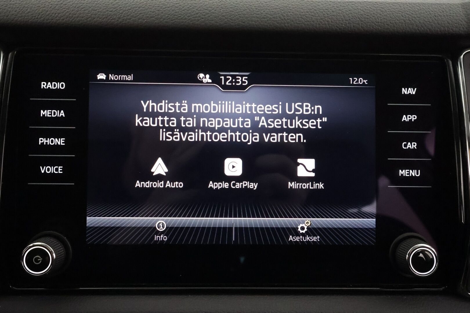 Skoda Kodiaq 2021 2,0 TDI 150 "125 EDITION" DSG * Webasto / Koukku / ACC / LED / P.kamera / Navi / Keyless * - Suomi-auto / Kahdet renkaat aluvanteilla / Merkkihuollot