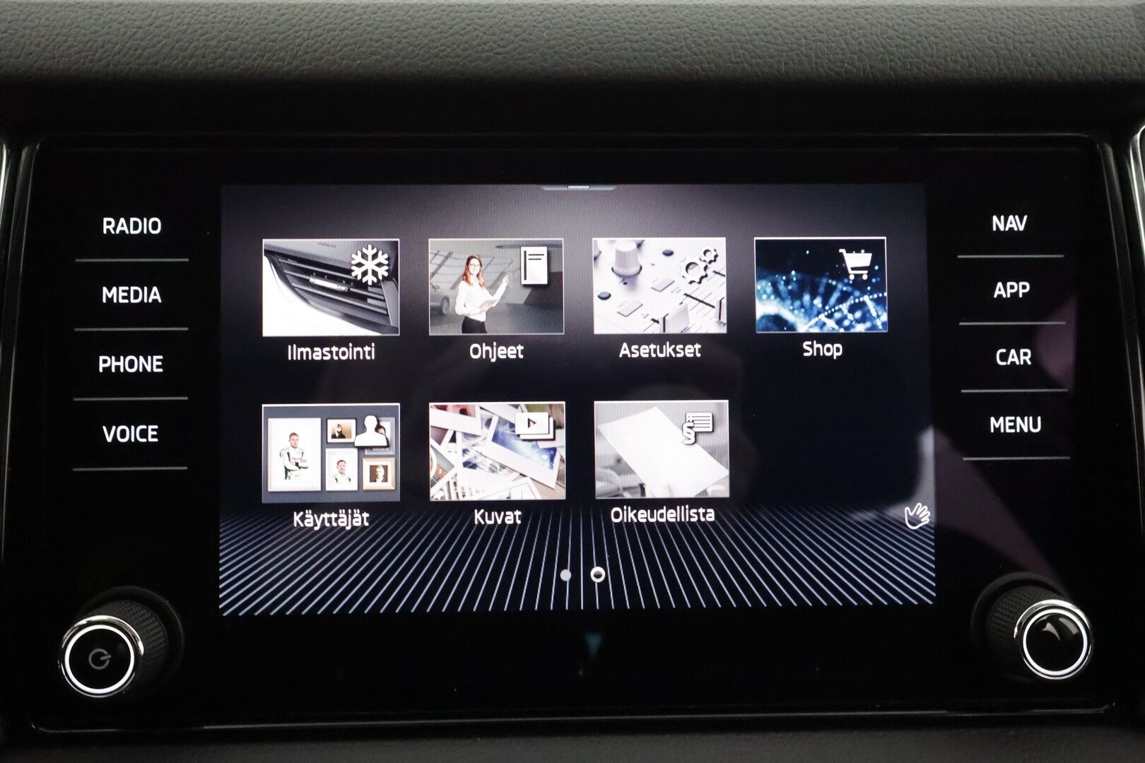 Skoda Kodiaq 2021 2,0 TDI 150 "125 EDITION" DSG * Webasto / Koukku / ACC / LED / P.kamera / Navi / Keyless * - Suomi-auto / Kahdet renkaat aluvanteilla / Merkkihuollot