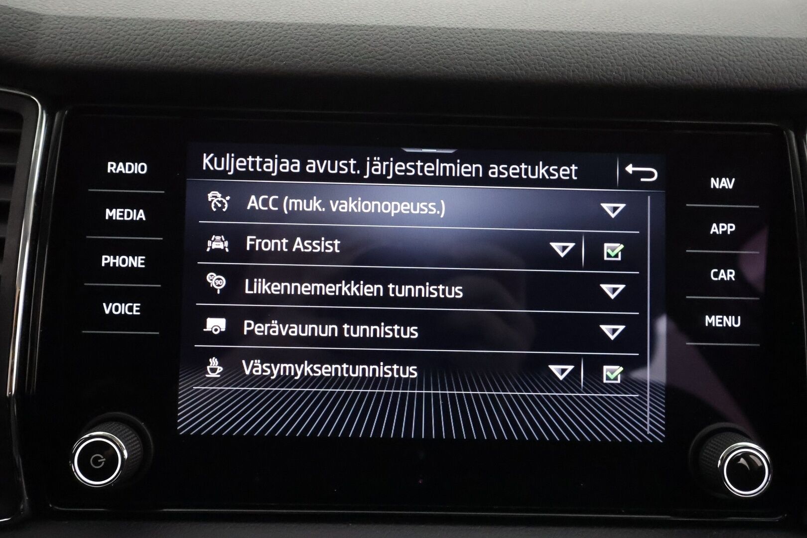 Skoda Kodiaq 2021 2,0 TDI 150 "125 EDITION" DSG * Webasto / Koukku / ACC / LED / P.kamera / Navi / Keyless * - Suomi-auto / Kahdet renkaat aluvanteilla / Merkkihuollot