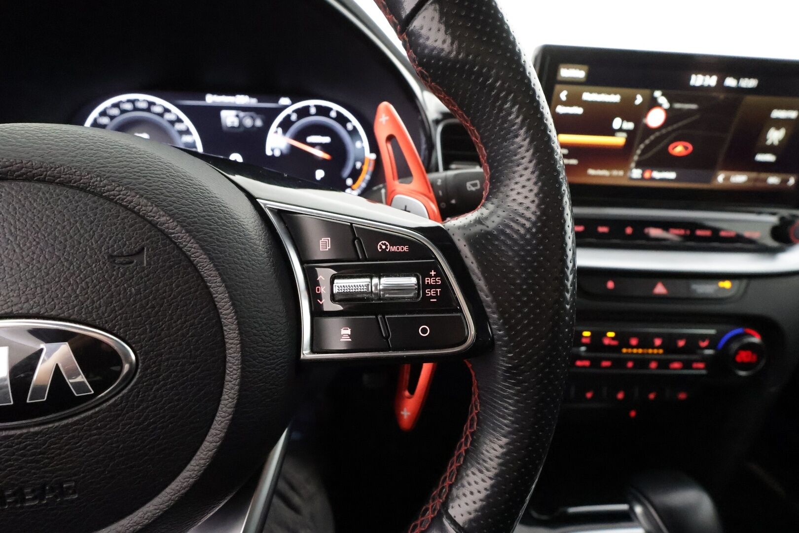 Kia ProCeed 2021 1,6 T-GDI ISG 204hv GT-Line DCT A/T * Panorama / JBL / Digimittaristo / Muistipenkki / ACC / P.Kamera * - Facelift / Suomi-auto / Kahdet renkaat aluvanteilla