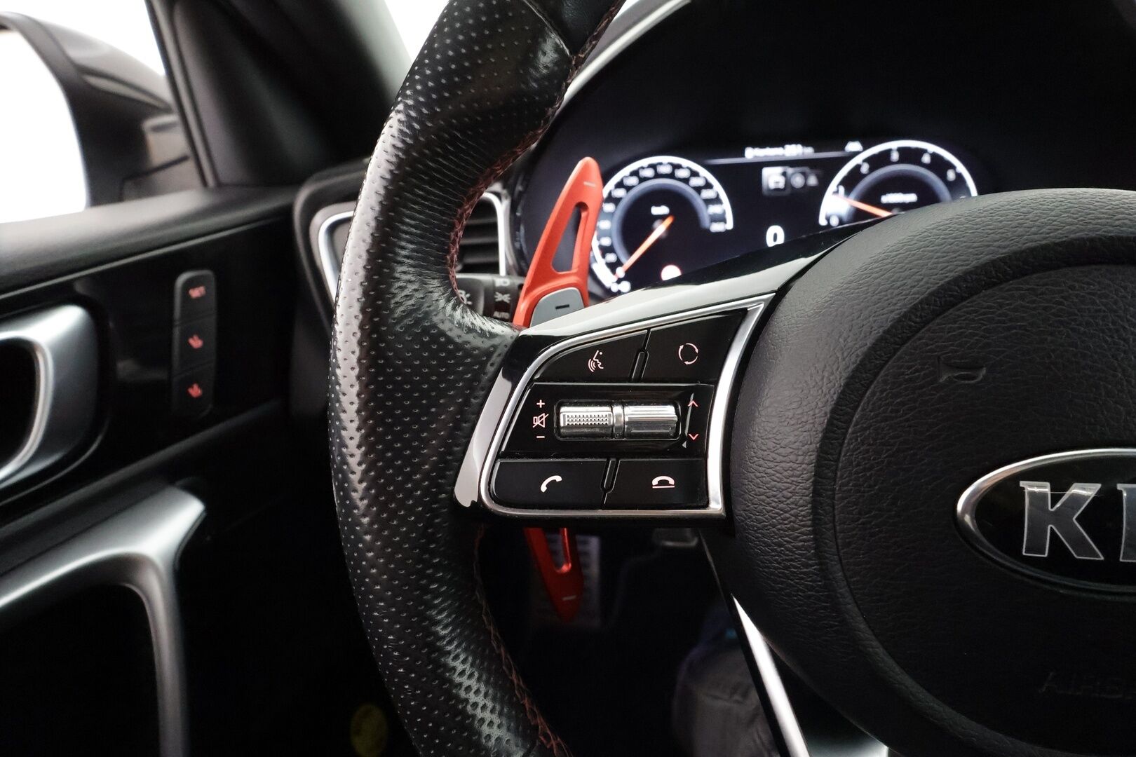 Kia ProCeed 2021 1,6 T-GDI ISG 204hv GT-Line DCT A/T * Panorama / JBL / Digimittaristo / Muistipenkki / ACC / P.Kamera * - KATSO MIHIN HINTAAN Facelift! / Suomi-auto / Kahdet renkaat aluvanteilla - HULLUT AVAJAISHULINAT KORKOTARJOUS 3,29 %