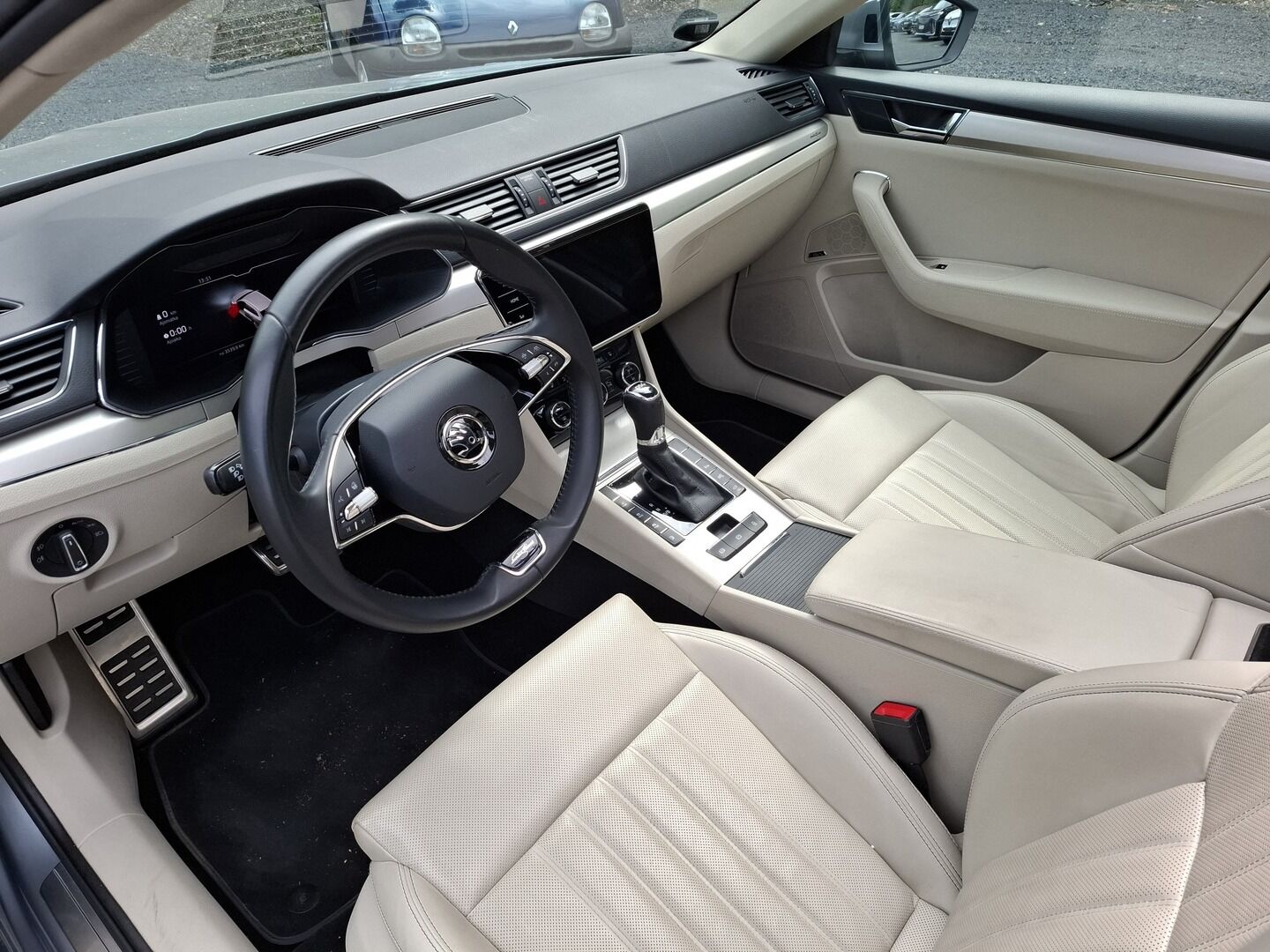 Skoda Superb 2021 Combi 1,4 TSI PHEV L&K iV DSG Aut **Panorama / Koukku / 360 kamera / Muistipenkki / Vaaleat nahat / TULOSSA