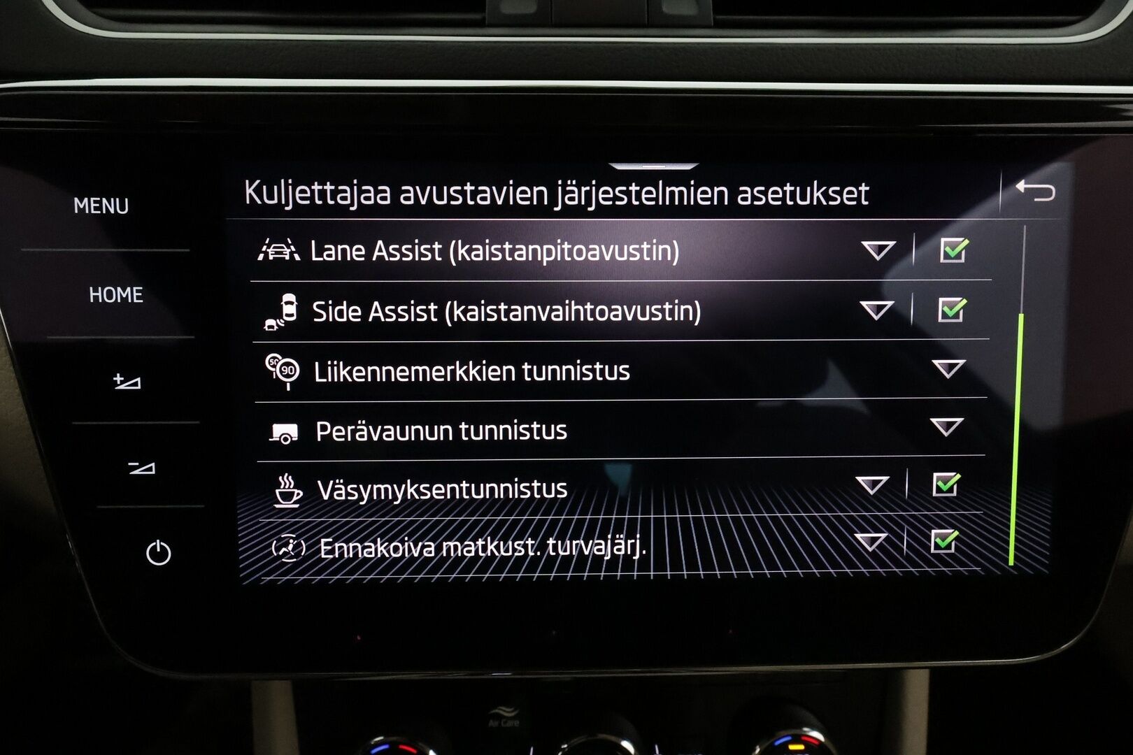 Skoda Superb 2021 Combi 1,4 TSI PHEV L&K iV DSG **Panorama / Muistipenkit ilmastoinnilla / Webasto / 360.kamera / Koukku / Matrix** - Suomi-auto / Akku kuntotarkastettu! / Kahdet renkaat aluvanteilla / Canton Audio / Digimittaristo / Navi / Hierova kuljettajan istuin 