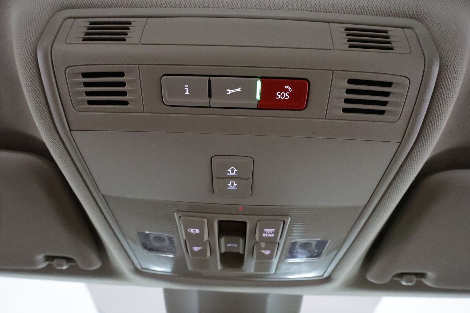 Skoda Superb 2021 Combi 1,4 TSI PHEV L&K iV DSG **Panorama / Muistipenkit ilmastoinnilla / Webasto / 360.kamera / Koukku / Matrix** - Suomi-auto / Akku kuntotarkastettu! / Kahdet renkaat aluvanteilla / Canton Audio / Digimittaristo / Navi / Hierova kuljettajan istuin 