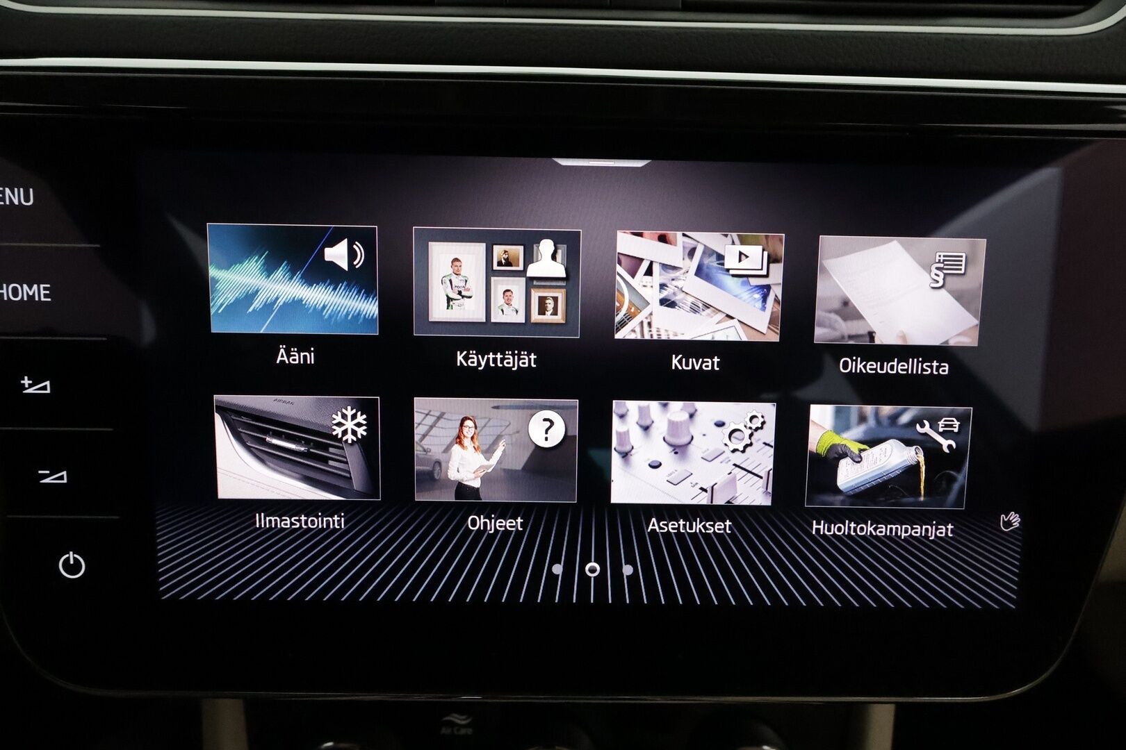 Skoda Superb 2021 Combi 1,4 TSI PHEV L&K iV DSG **Panorama / Muistipenkit ilmastoinnilla / Webasto / 360.kamera / Koukku / Matrix** - Suomi-auto / Akku kuntotarkastettu! / Kahdet renkaat aluvanteilla / Canton Audio / Digimittaristo / Navi / Hierova kuljettajan istuin 