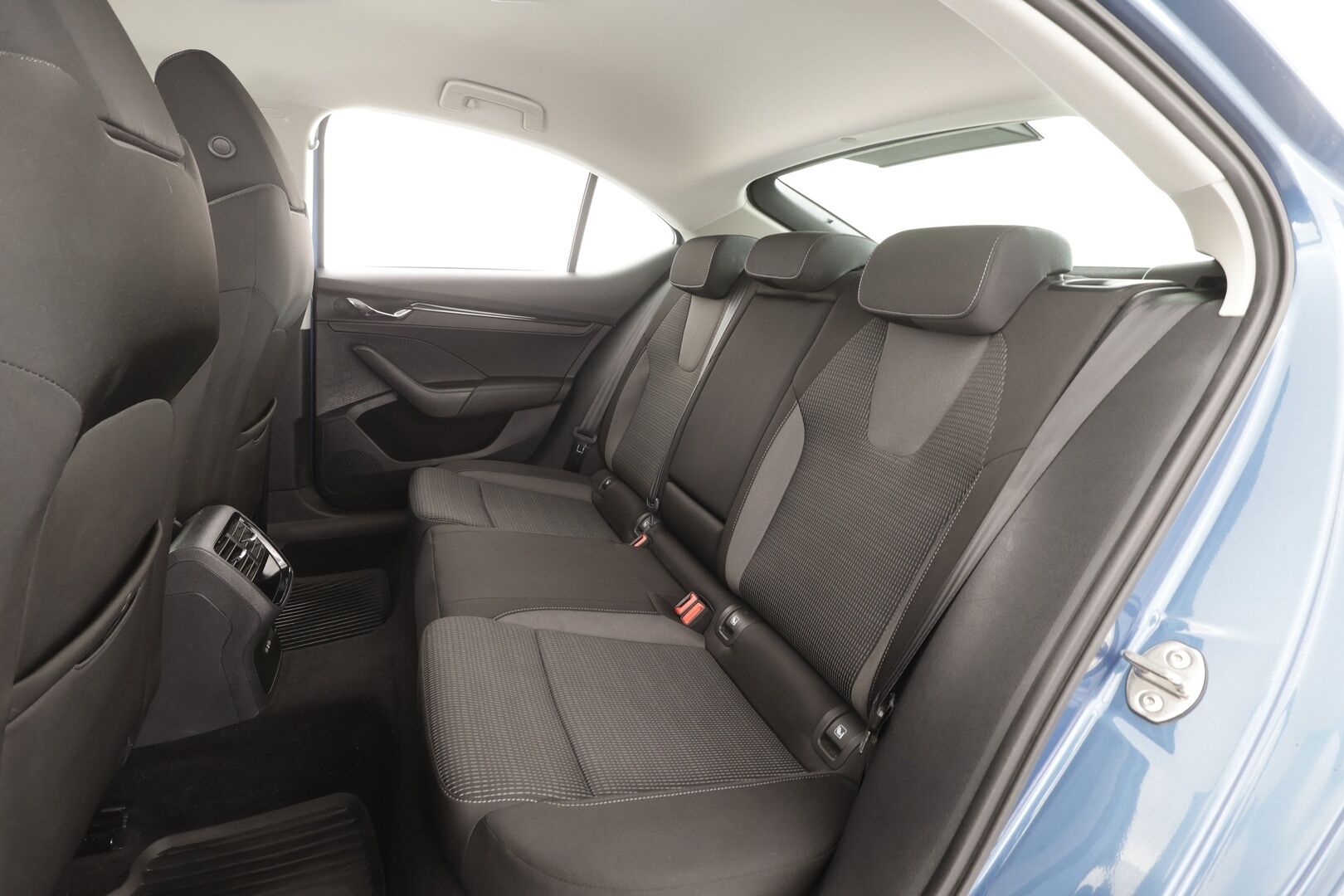 Skoda Octavia 2021 1,5 TSI Ambition Launch Edition - | Webasto | Digimittaristo | Kaistavahti | Vakkari | Ratinlämmitys | LED | P.Tutkat | Suomi-auto | Merkkihuollot | Kahdet renkaat | 