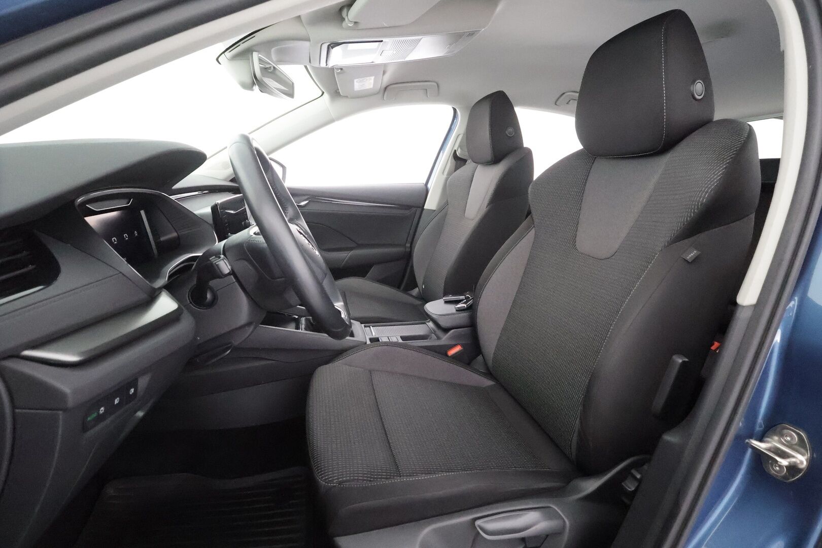 Skoda Octavia 2021 1,5 TSI Ambition Launch Edition - | Webasto | Digimittaristo | Kaistavahti | Vakkari | Ratinlämmitys | LED | P.Tutkat | Suomi-auto | Merkkihuollot | Kahdet renkaat | 