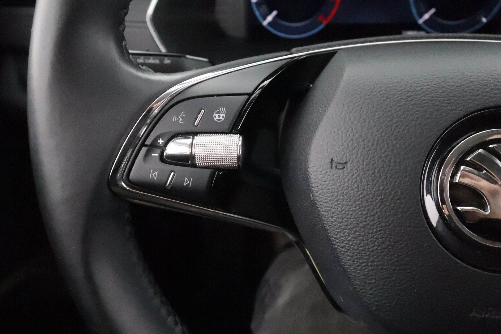 Skoda Octavia 2021 1,5 TSI Ambition Launch Edition - | Webasto | Digimittaristo | Kaistavahti | Vakkari | Ratinlämmitys | LED | P.Tutkat | Suomi-auto | Merkkihuollot | Kahdet renkaat | 
