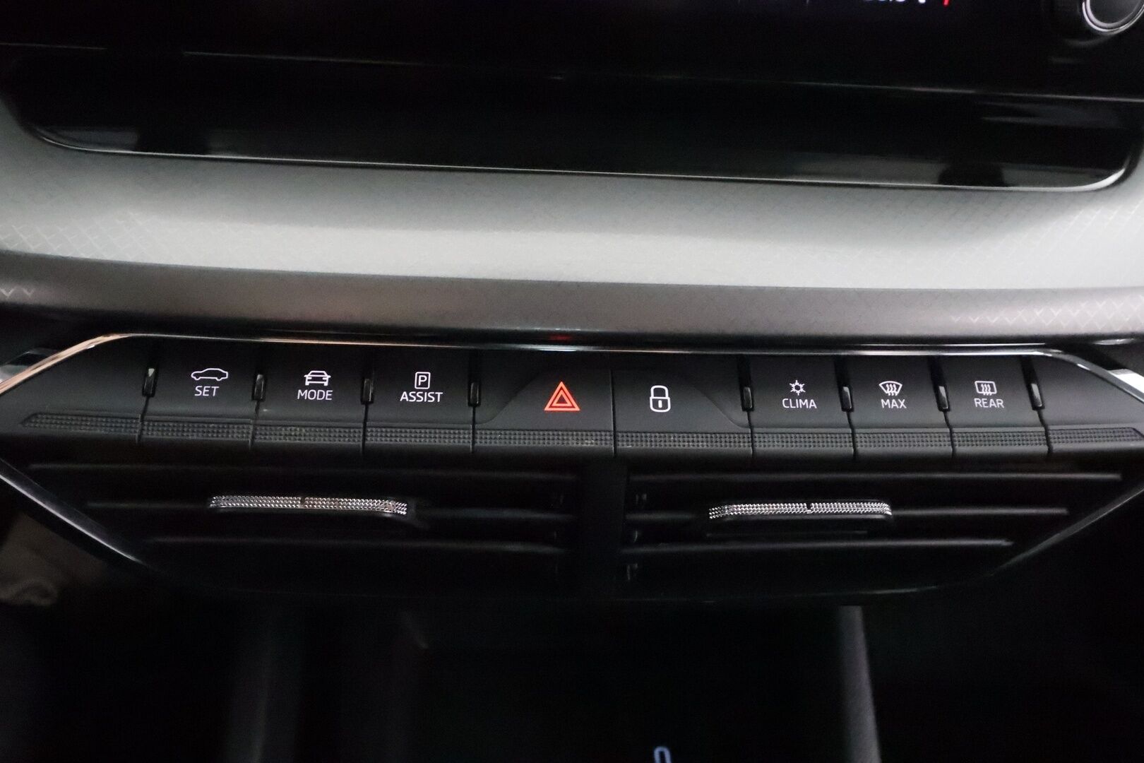 Skoda Octavia 2021 1,5 TSI Ambition Launch Edition - | Webasto | Digimittaristo | Kaistavahti | Vakkari | Ratinlämmitys | LED | P.Tutkat | Suomi-auto | Merkkihuollot | Kahdet renkaat | 
