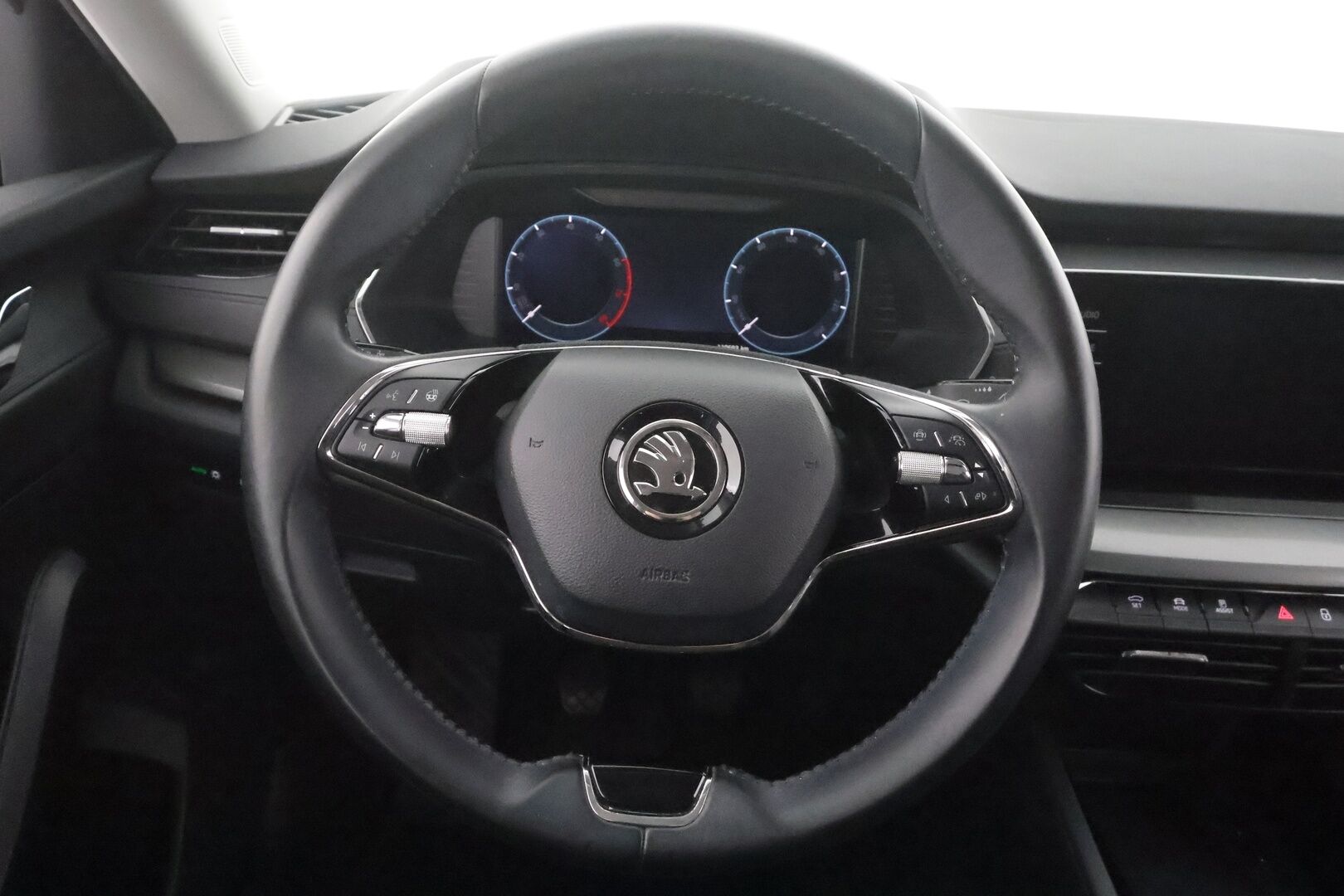 Skoda Octavia 2021 1,5 TSI Ambition Launch Edition - | Webasto | Digimittaristo | Kaistavahti | Vakkari | Ratinlämmitys | LED | P.Tutkat | Suomi-auto | Merkkihuollot | Kahdet renkaat | 