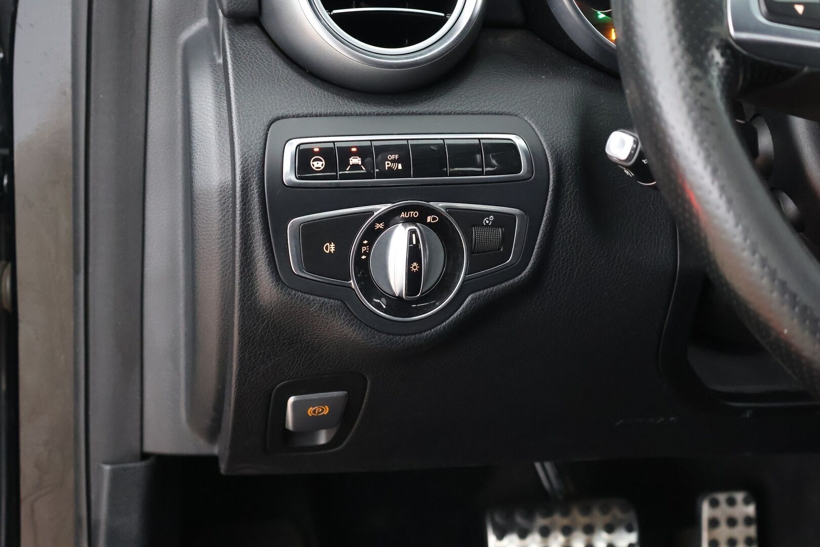 Mercedes-Benz C 2015 220 BlueTec A AMG - | Adapt. vak. | Webasto | Burmester | Muistipenkki | BLIS | P-Kamera | Kaistavahti