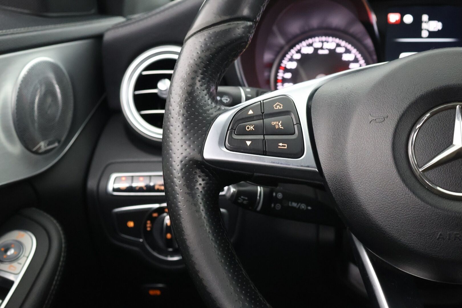 Mercedes-Benz C 2015 220 BlueTec A AMG - | Adapt. vak. | Webasto | Burmester | Muistipenkki | BLIS | P-Kamera | Kaistavahti