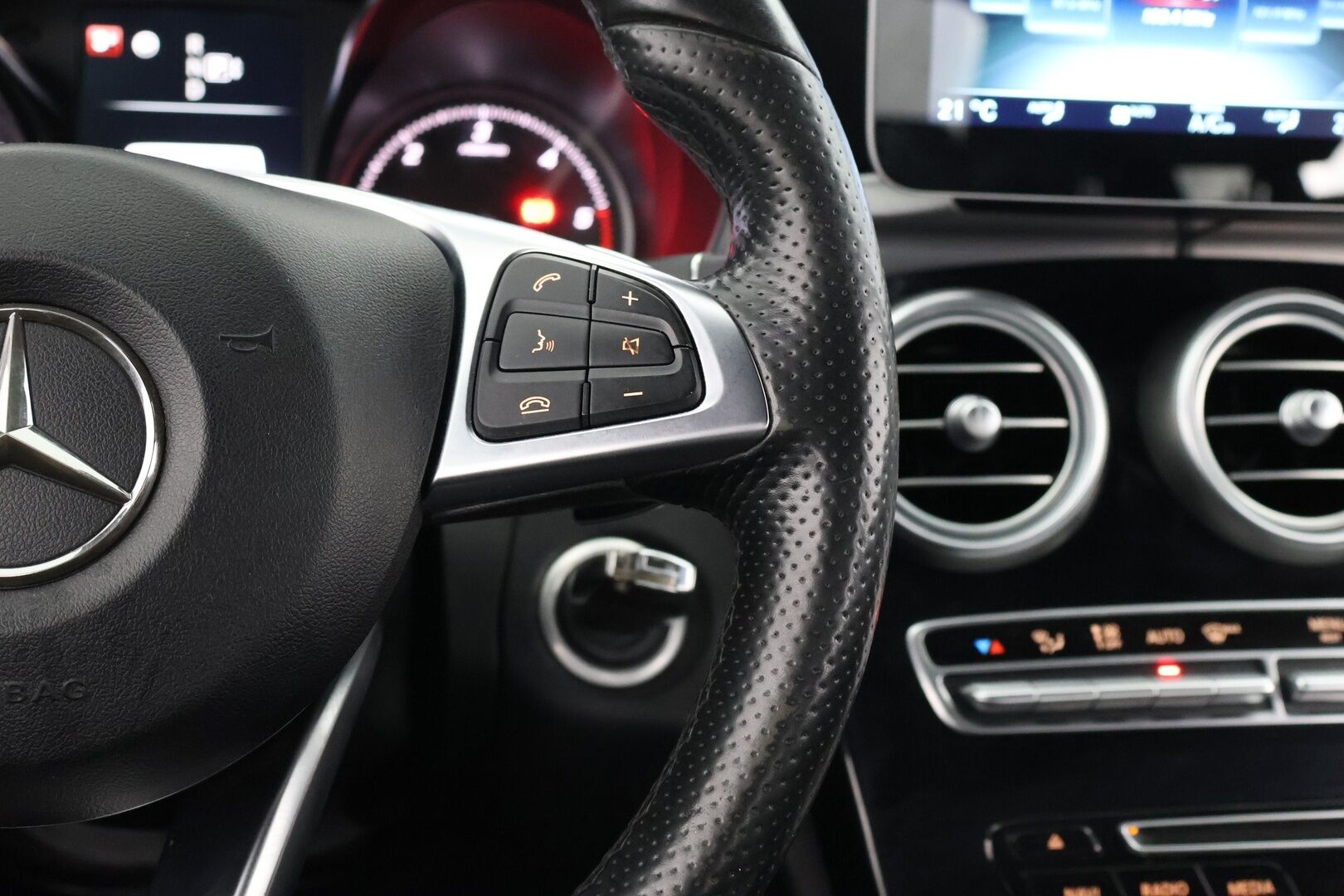Mercedes-Benz C 2015 220 BlueTec A AMG - | Adapt. vak. | Webasto | Burmester | Muistipenkki | BLIS | P-Kamera | Kaistavahti