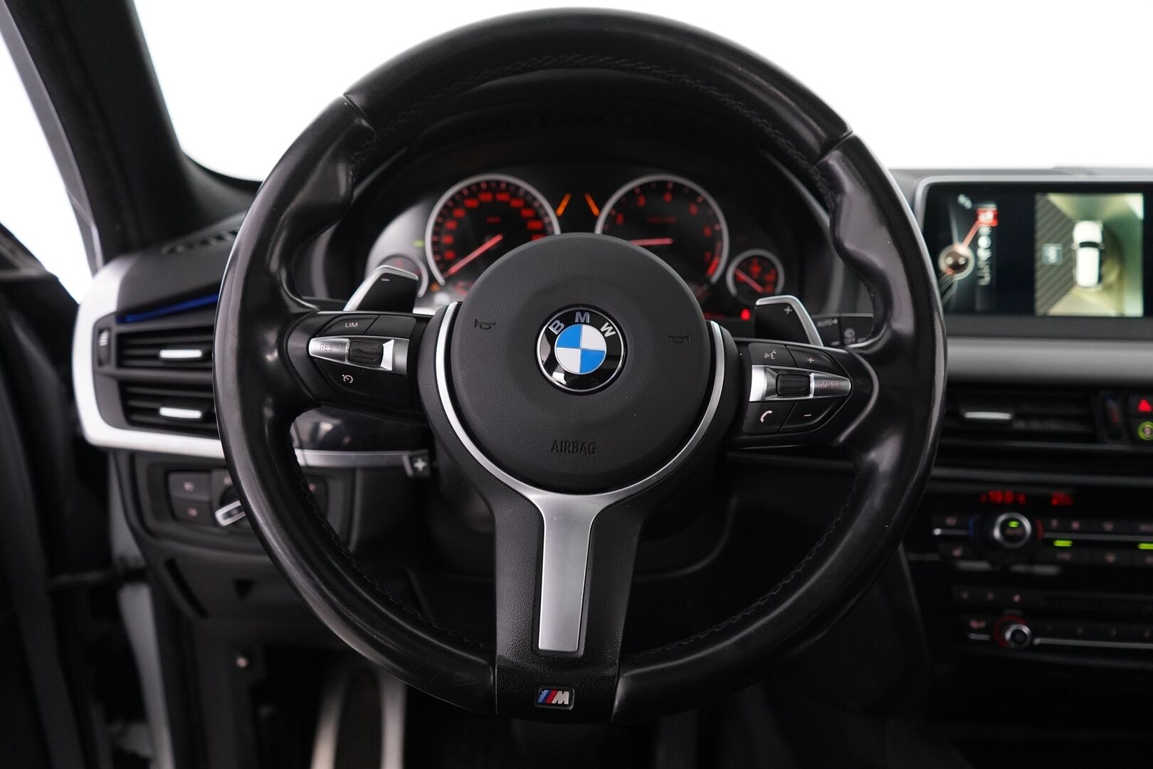 BMW X5 2016 MYYDÄÄN HUUTOKAUPAT.COM - Alletaittuva koukku | Kamera | Premium HiFi | Kuskin muistipenkki | Panorama | Sähkötoiminen takaluukku