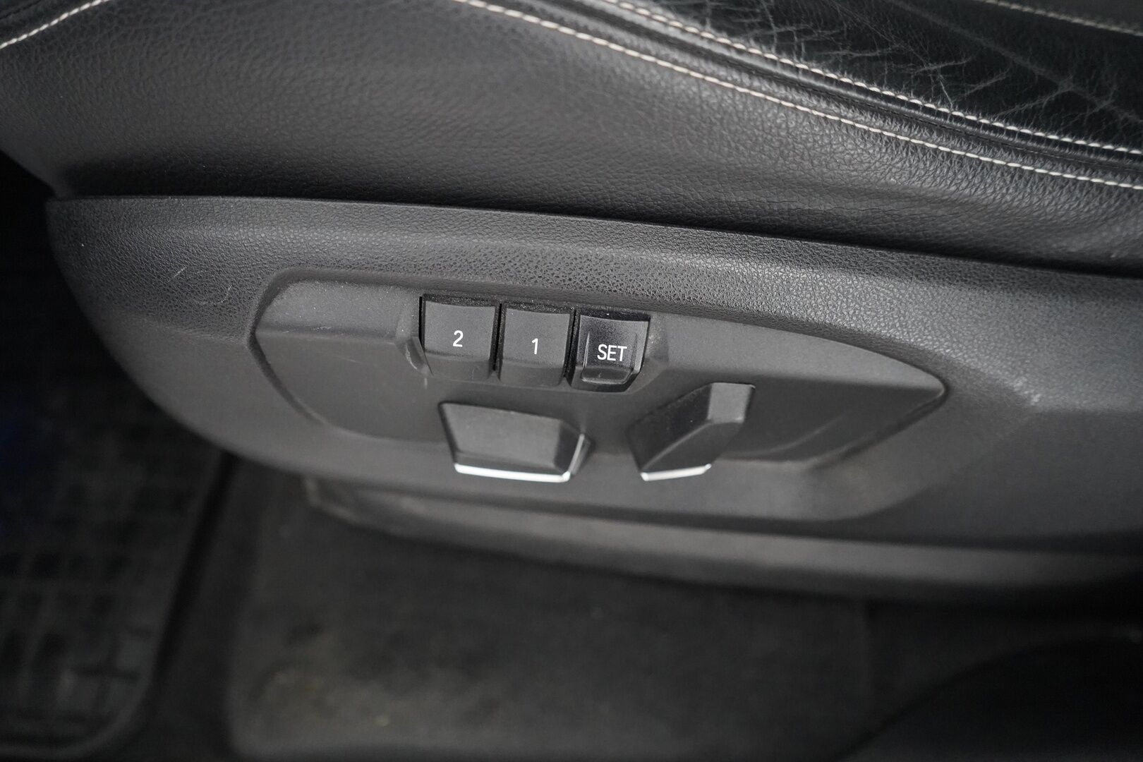 BMW X5 2016 MYYDÄÄN HUUTOKAUPAT.COM - Alletaittuva koukku | Kamera | Premium HiFi | Kuskin muistipenkki | Panorama | Sähkötoiminen takaluukku