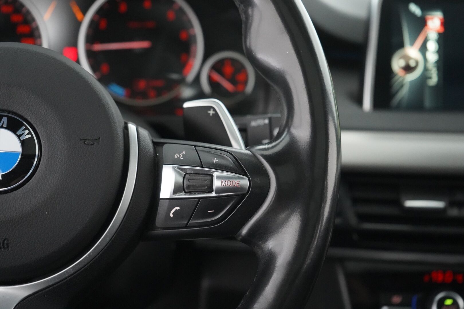 BMW X5 2016 MYYDÄÄN HUUTOKAUPAT.COM - Alletaittuva koukku | Kamera | Premium HiFi | Kuskin muistipenkki | Panorama | Sähkötoiminen takaluukku