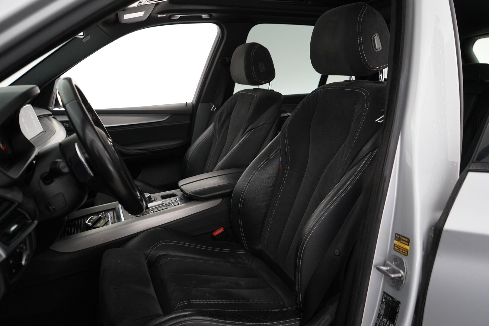 BMW X5 2016 MYYDÄÄN HUUTOKAUPAT.COM - Alletaittuva koukku | Kamera | Premium HiFi | Kuskin muistipenkki | Panorama | Sähkötoiminen takaluukku