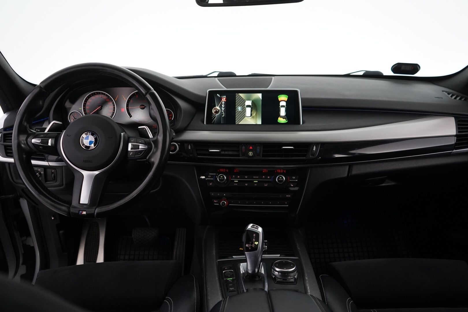 BMW X5 2016 MYYDÄÄN HUUTOKAUPAT.COM - Alletaittuva koukku | Kamera | Premium HiFi | Kuskin muistipenkki | Panorama | Sähkötoiminen takaluukku