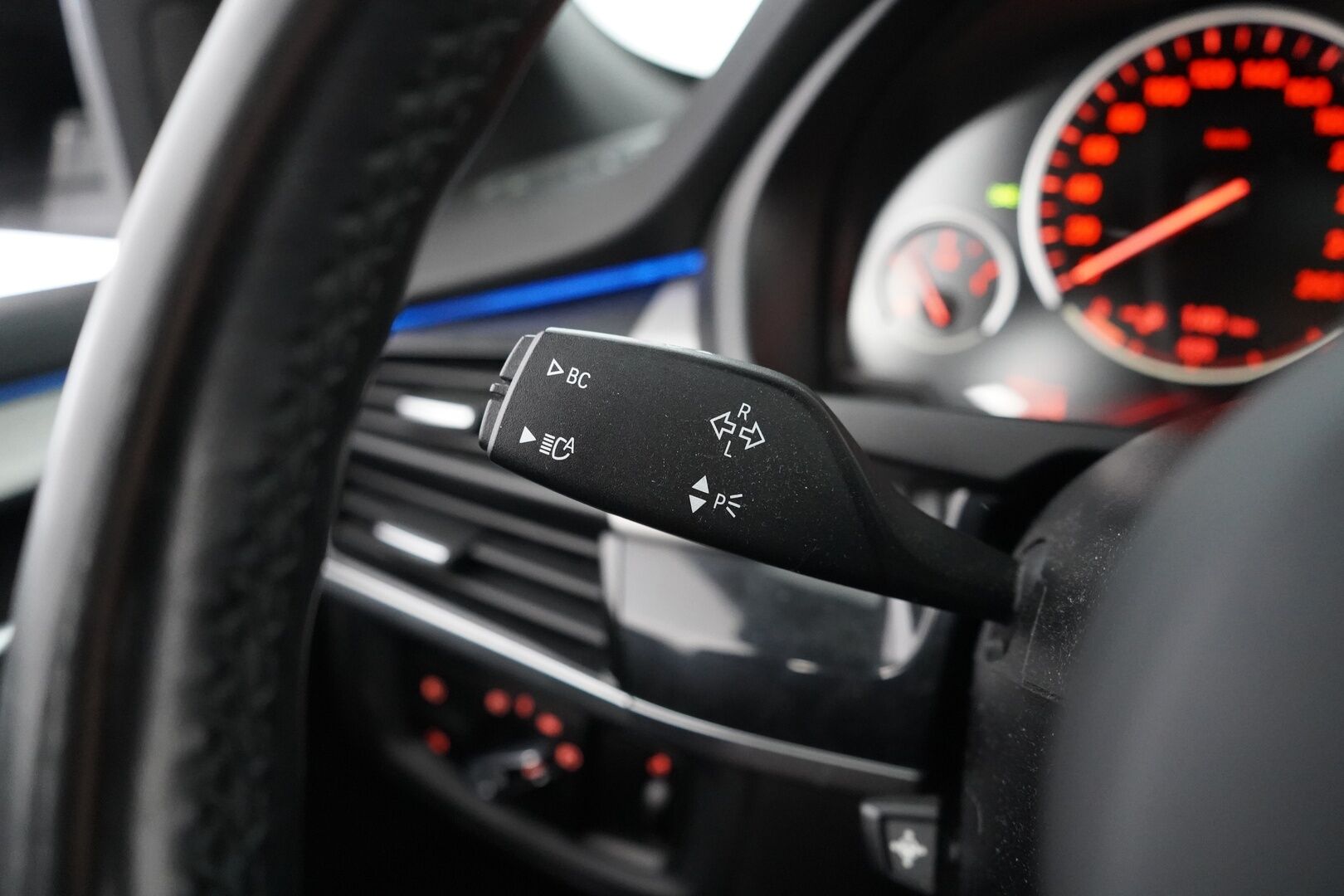 BMW X5 2016 MYYDÄÄN HUUTOKAUPAT.COM - Alletaittuva koukku | Kamera | Premium HiFi | Kuskin muistipenkki | Panorama | Sähkötoiminen takaluukku