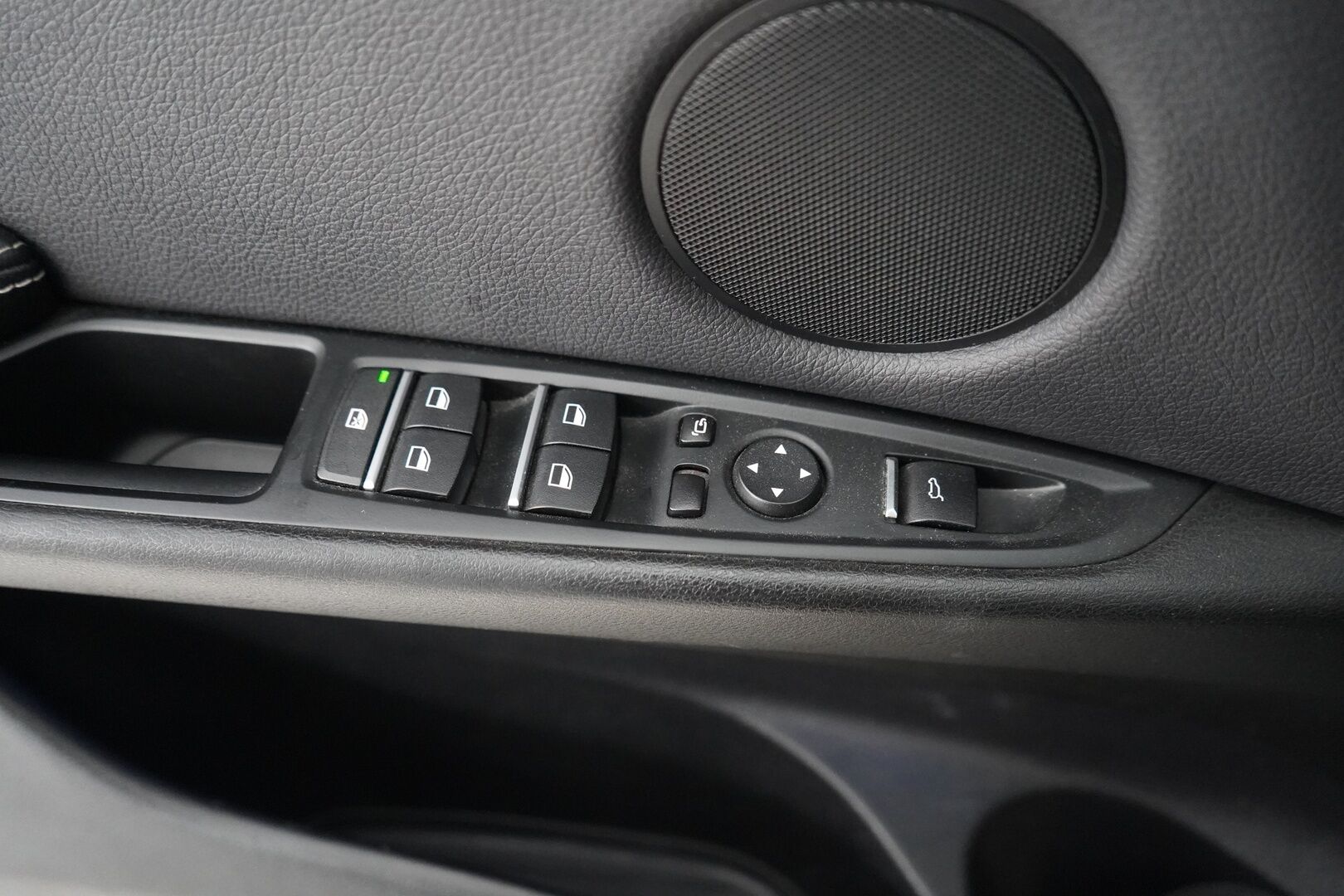 BMW X5 2016 MYYDÄÄN HUUTOKAUPAT.COM - Alletaittuva koukku | Kamera | Premium HiFi | Kuskin muistipenkki | Panorama | Sähkötoiminen takaluukku
