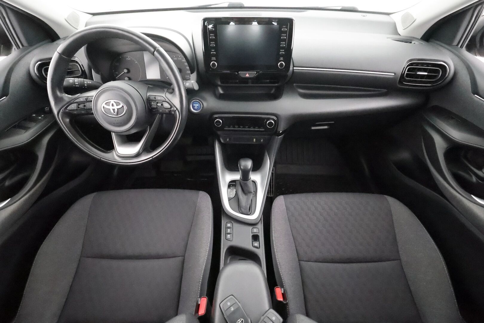 Toyota Yaris 2021 1,5 Hybrid Active Business * Sisätilanlämmitin / ACC / LED / P.Kamera / Navi / Kaistavahti / Keyless * - Kahdet renkaat aluvanteilla / Merkkihuollot / Suomi-auto 