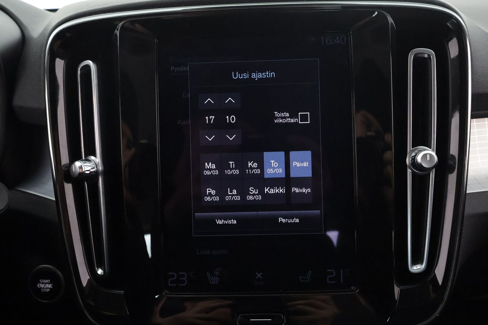 Volvo XC40 2021 T2 Business aut * Webasto / ACC / LED / P.Kamera / Sportnahat / Kaistavahti / Keyless * - Suomi-auto / Kahdet renkaat aluvanteilla / Merkkihuollot