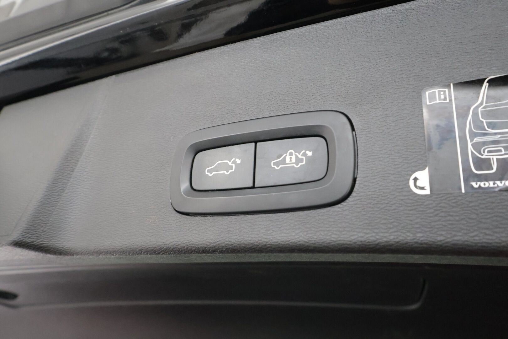 Volvo XC40 2021 T2 Business aut * Webasto / ACC / LED / P.Kamera / Sportnahat / Kaistavahti / Keyless * - Suomi-auto / Kahdet renkaat aluvanteilla / Merkkihuollot