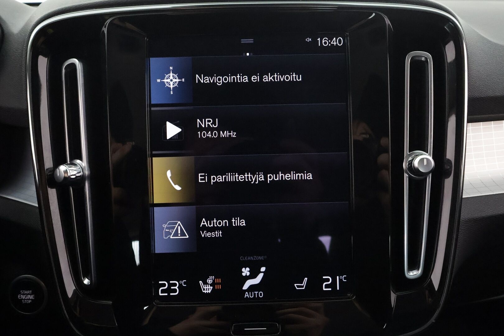 Volvo XC40 2021 T2 Business aut * Webasto / ACC / LED / P.Kamera / Sportnahat / Kaistavahti / Keyless * - Suomi-auto / Kahdet renkaat aluvanteilla / Merkkihuollot