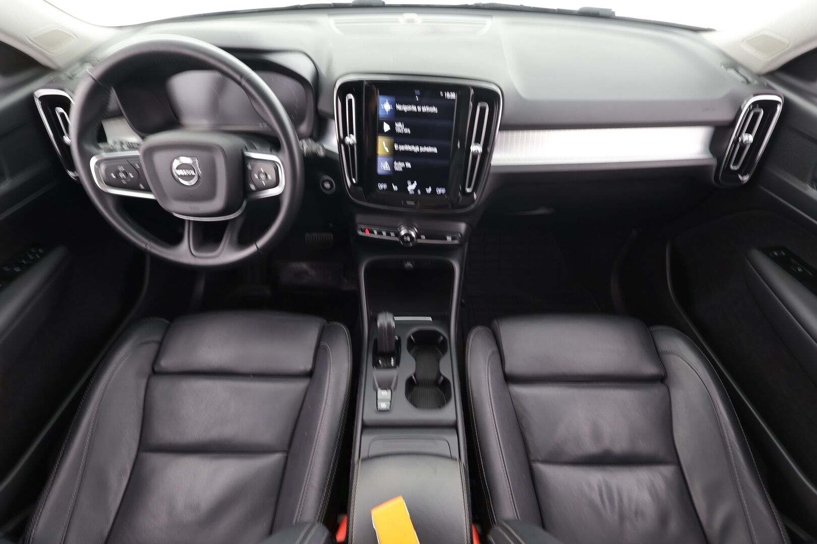 Volvo XC40 2021 T2 Business aut * Webasto / ACC / LED / P.Kamera / Sportnahat / Kaistavahti / Keyless * - Suomi-auto / Kahdet renkaat aluvanteilla / Merkkihuollot