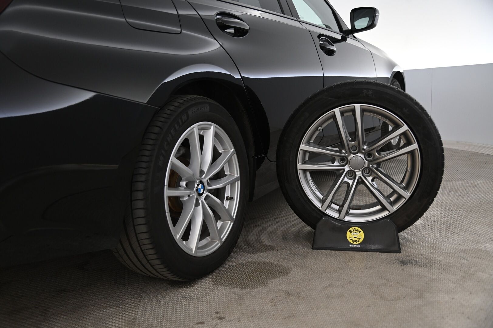 BMW 320 2021 G21 Touring 320d A Business MHEV *Vakkari / Webasto / Sporttipenkit / S.luukku / S.koukku* - Kahdet laaturenkaat vanteineen / Huippu penkit / Hieno kuntoinen 