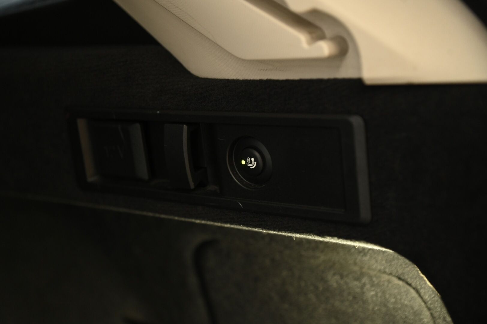 BMW 320 2021 G21 Touring 320d A Business MHEV *Vakkari / Webasto / Sporttipenkit / S.luukku / S.koukku* - Kahdet laaturenkaat vanteineen / Huippu penkit / Hieno kuntoinen 