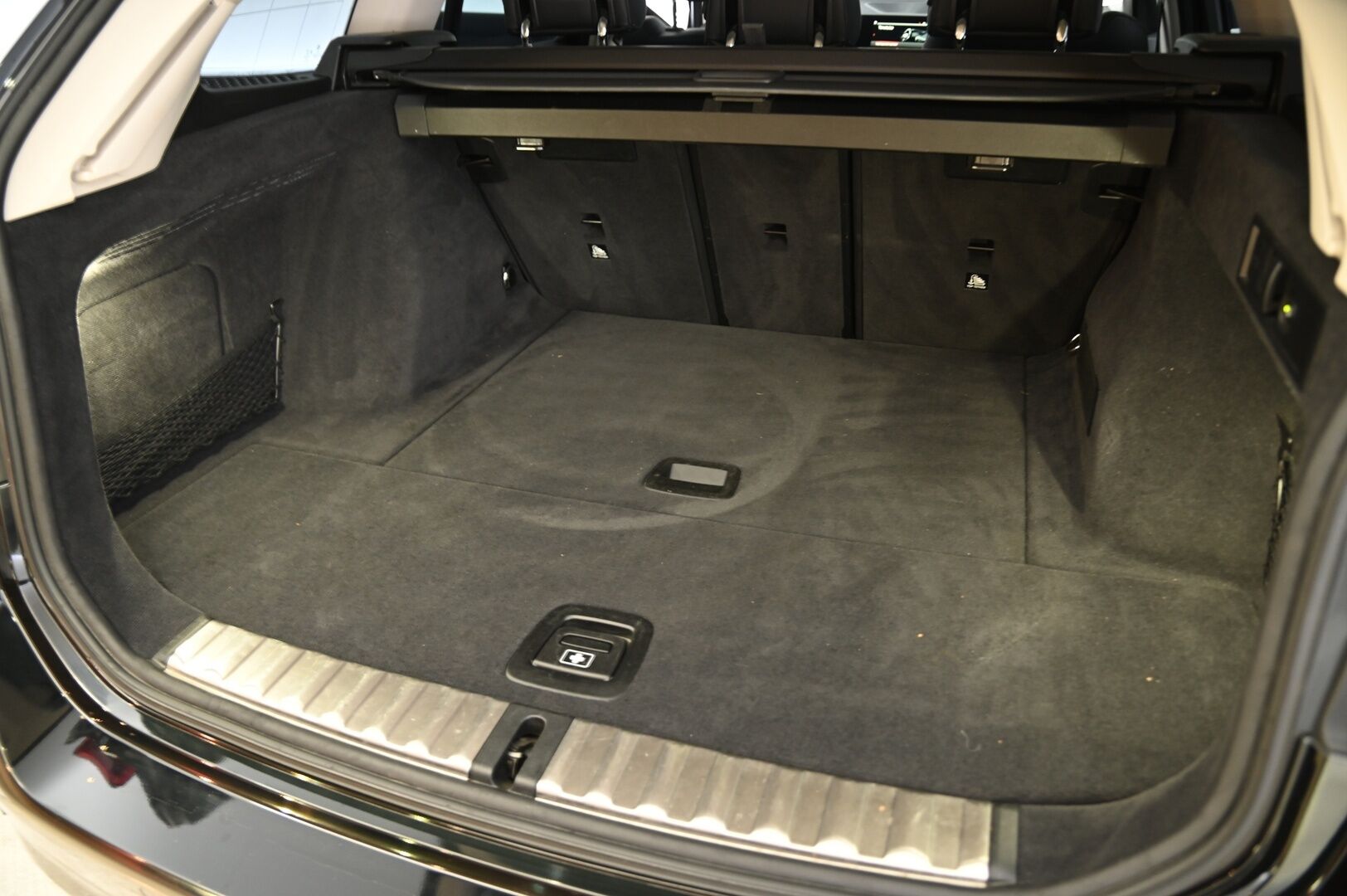 BMW 320 2021 d A G21 Touring Business MHEV  *Navi / Sporttipenkit / Sähköluukku / S.koukku* - Tilava perheauto! / Pieni kulutus!