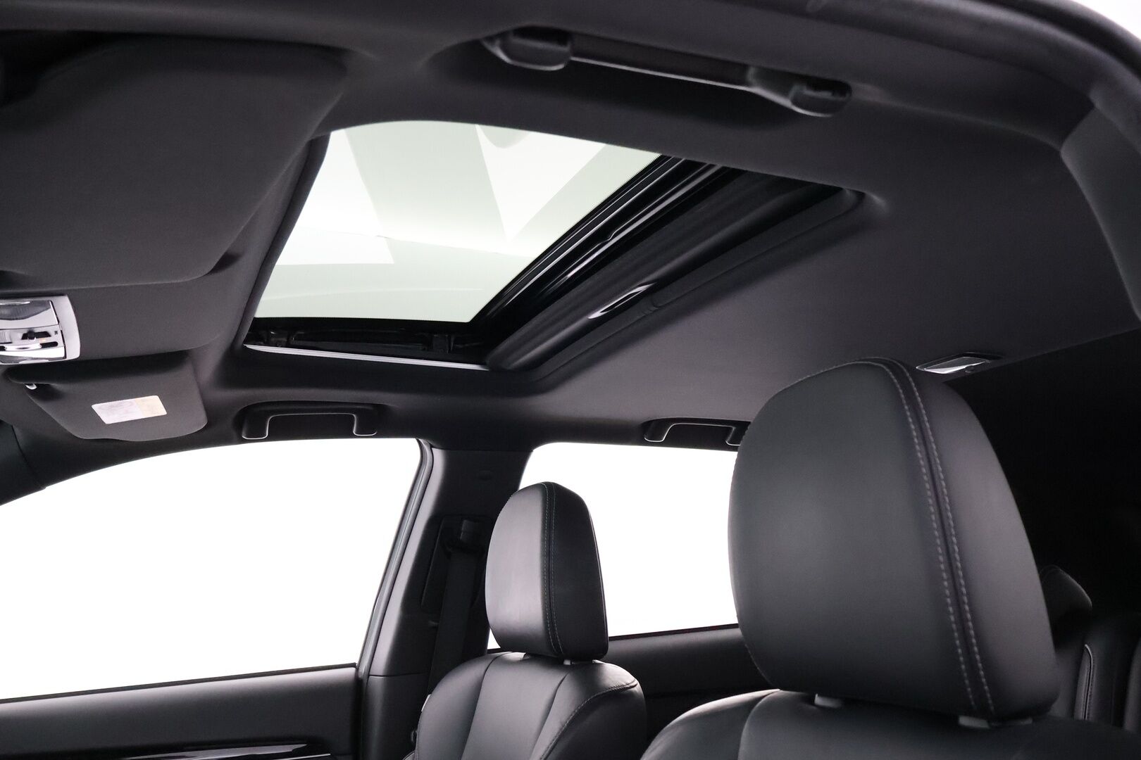 Mitsubishi Outlander 2019 Intense Business 4WD 5P - Adapt.Vakkari / Timanttinahat / 360° Kamera / Rockford / Lämm.Tuulilasi / Kattoluukku / Vetokoukku / KeyLess / Supervarusteet! 