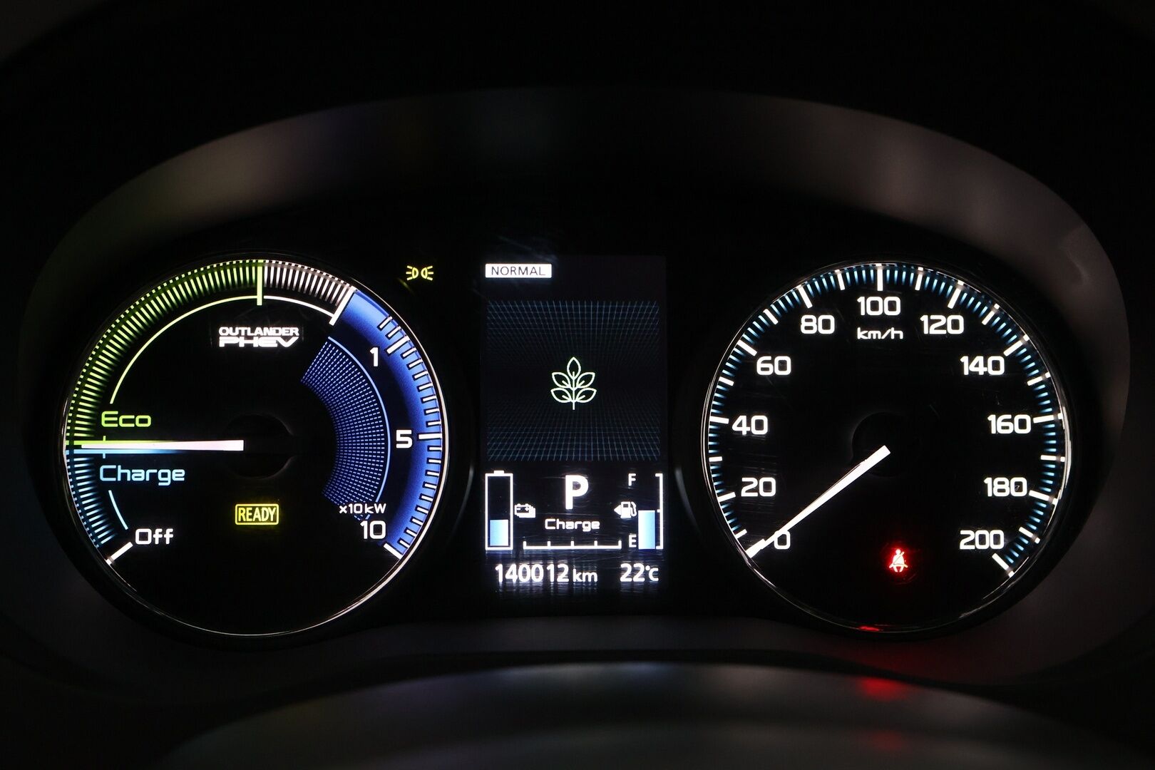 Mitsubishi Outlander 2019 Intense Business 4WD 5P - Adapt.Vakkari / Timanttinahat / 360° Kamera / Rockford / Lämm.Tuulilasi / Kattoluukku / Vetokoukku / KeyLess / Supervarusteet! 