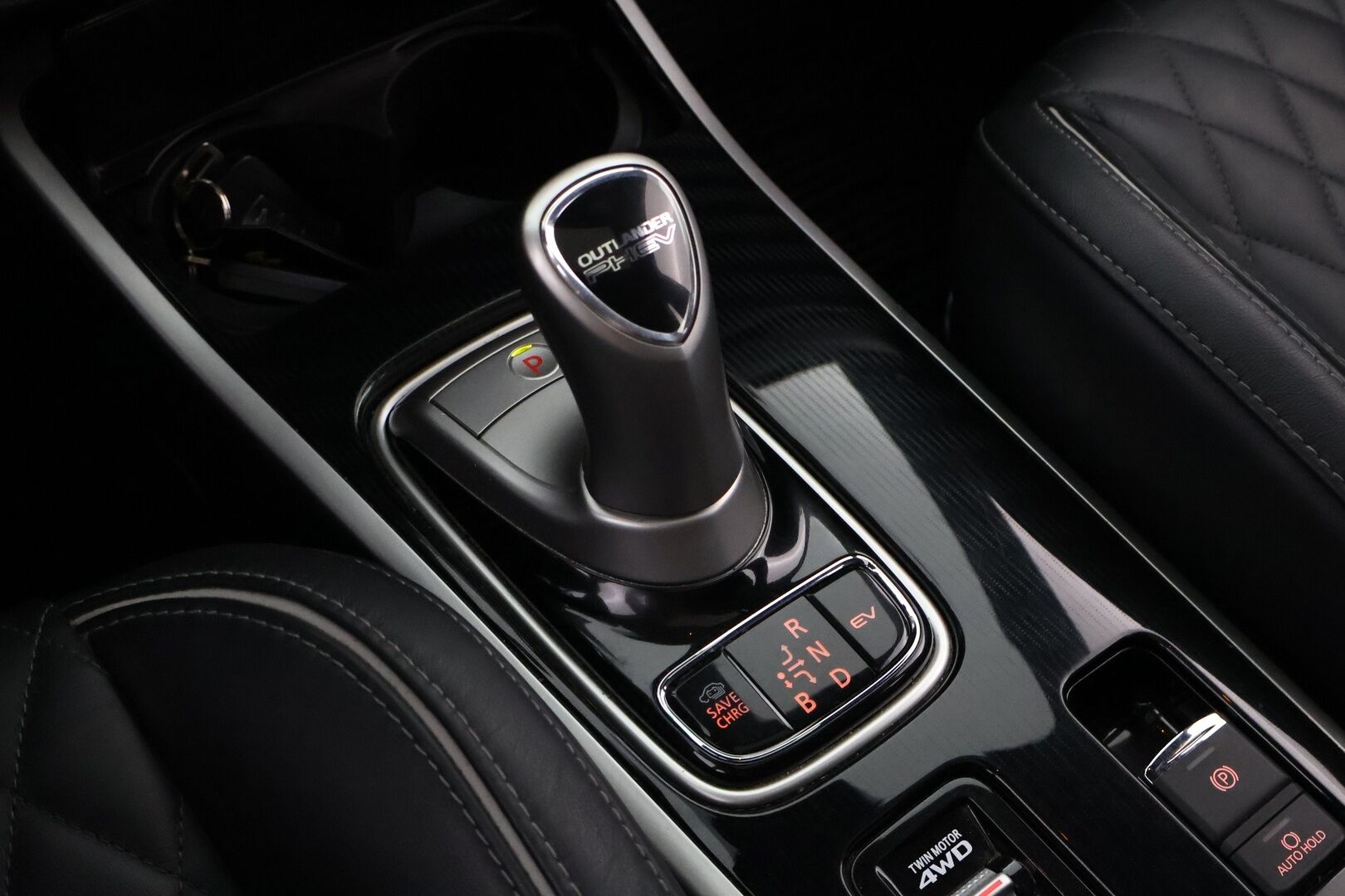 Mitsubishi Outlander 2019 Intense Business 4WD 5P - Adapt.Vakkari / Timanttinahat / 360° Kamera / Rockford / Lämm.Tuulilasi / Kattoluukku / Vetokoukku / KeyLess / Supervarusteet! 