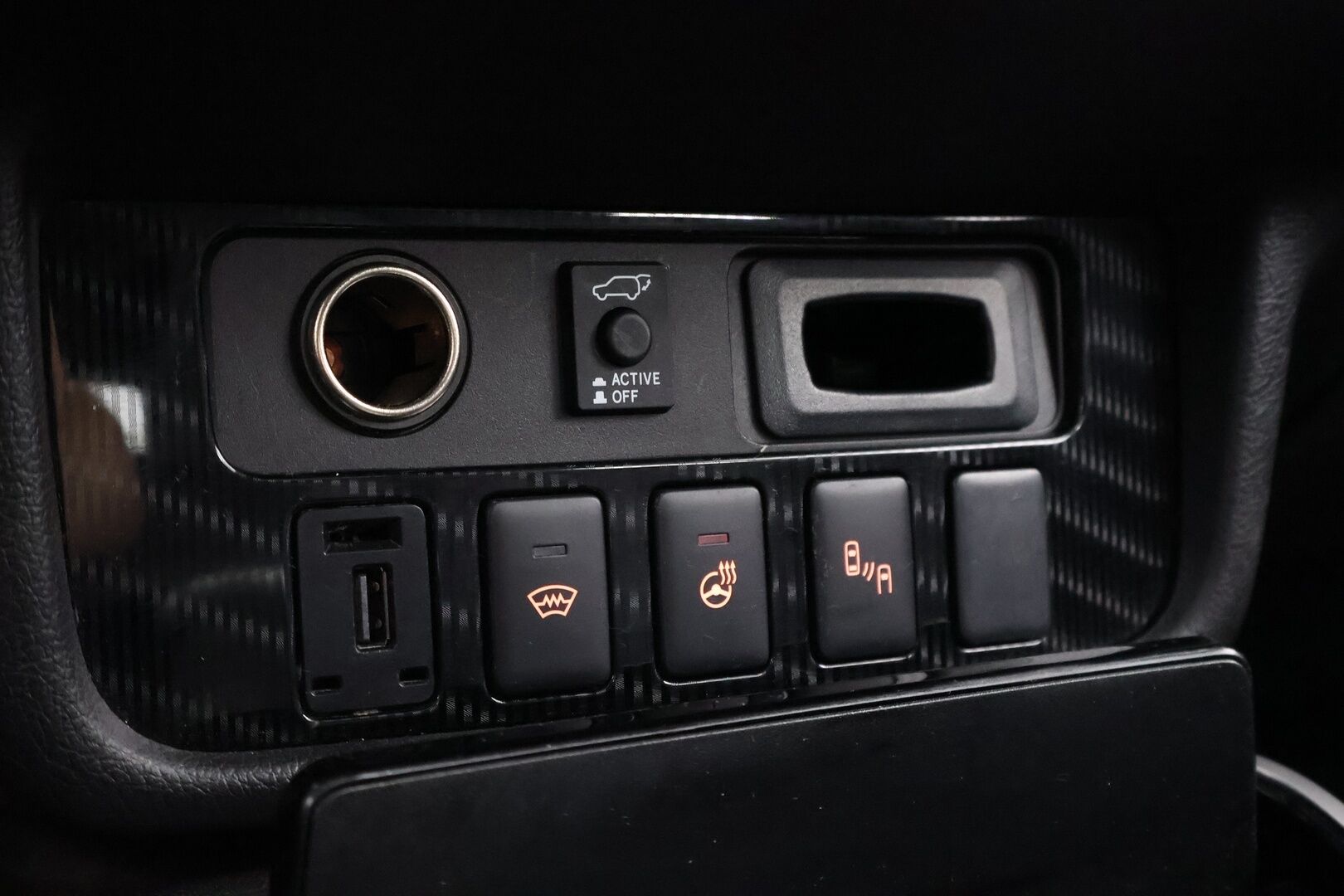 Mitsubishi Outlander 2019 Intense Business 4WD 5P - Adapt.Vakkari / Timanttinahat / 360° Kamera / Rockford / Lämm.Tuulilasi / Kattoluukku / Vetokoukku / KeyLess / Supervarusteet! 
