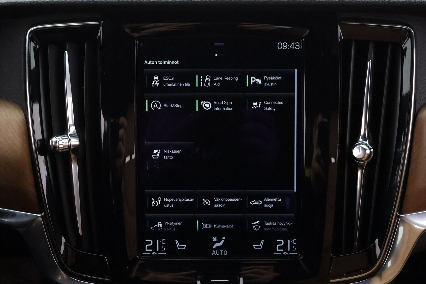Volvo V90 2018 D4 Inscription aut * Pilot assist / LED / Webasto / Muistipenkki / Sporttinahat / P.tutka * - | Webasto | ACC | Keyless | HIFI | Nahkaverhoilu | 