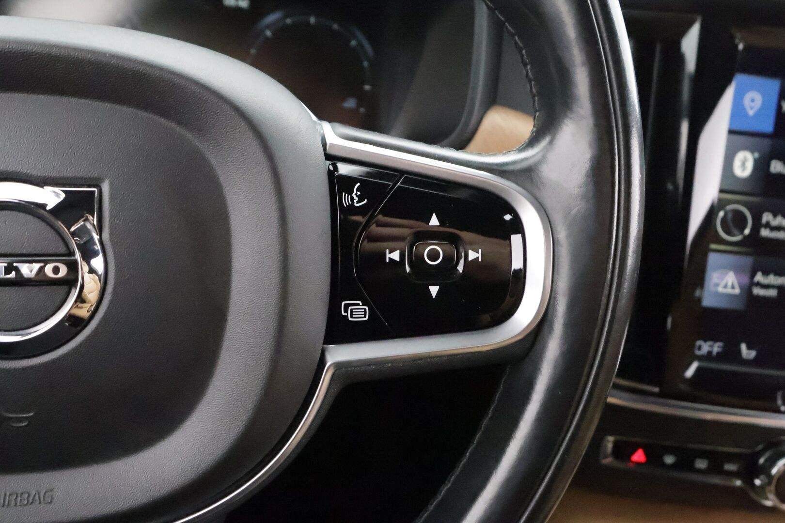 Volvo V90 2018 D4 Inscription aut * Pilot assist / LED / Webasto / Muistipenkki / Sporttinahat / P.tutka * - Kahdet Renkaat