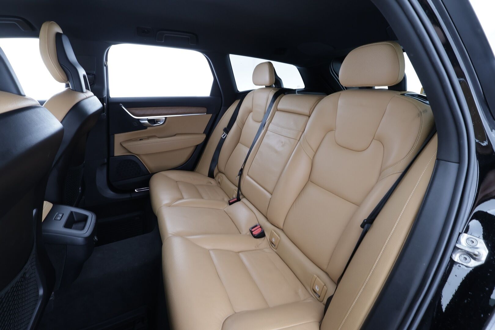 Volvo V90 2018 D4 Inscription aut * Pilot assist / LED / Webasto / Muistipenkki / Sporttinahat / P.tutka * - Kahdet Renkaat