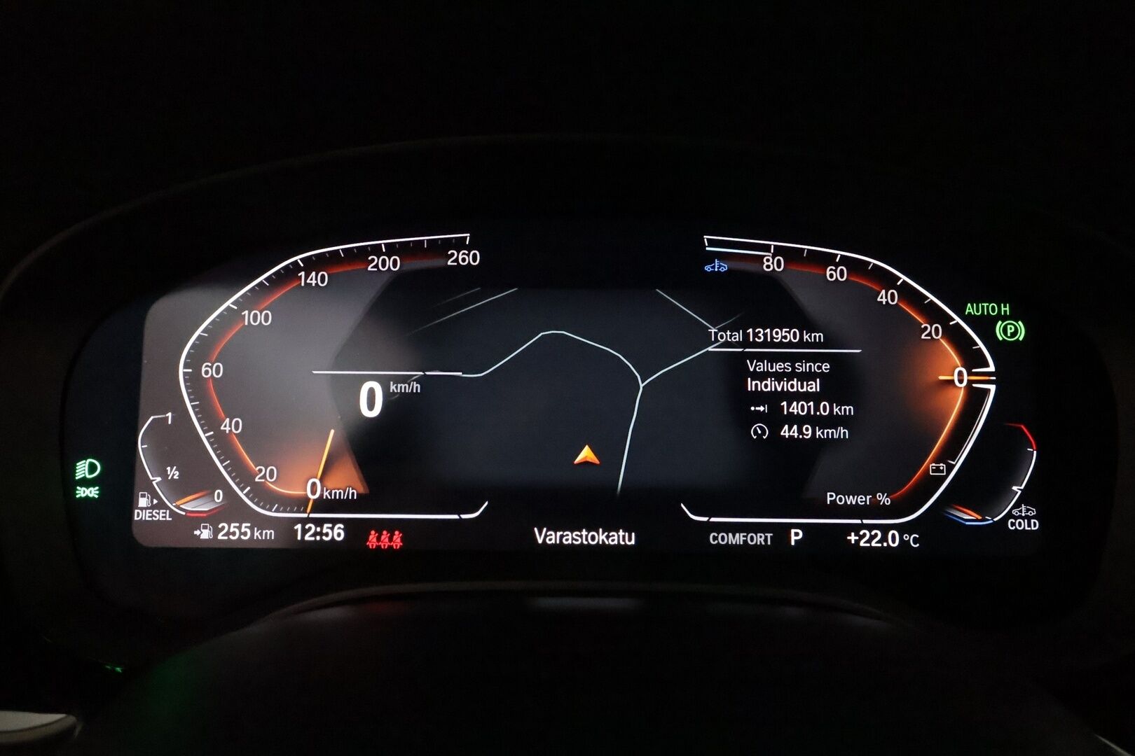 BMW 520 2021 G31 Touring 520d A xDrive **Webasto / Vakkari / Digimittaristo / P.kamera / Hifit / Navi** - Kahdet renkaat aluvanteilla