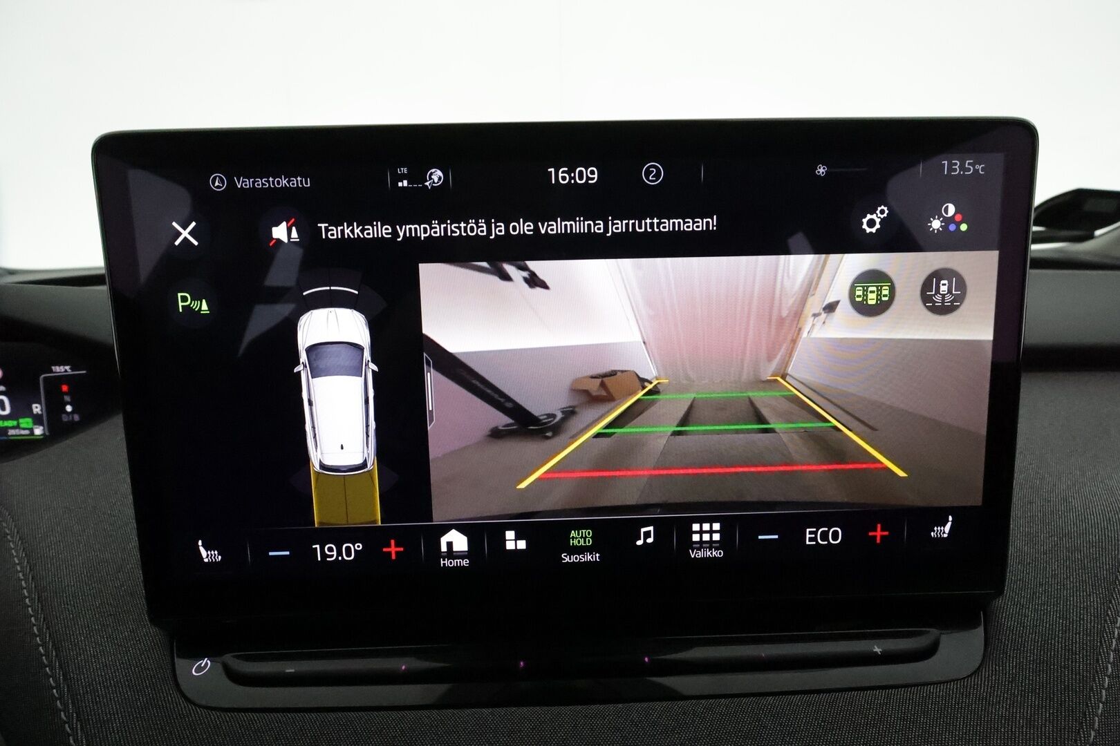 Skoda Enyaq 2021 60 Launch Edition iV *Lämpöpumppu / Adapt.vakkari / P.kamera / Keyless / Navi / Kaistavahti / Apple&Android* - 1-om. Suomi-auto / Merkkihuollettu / Kahdet renkaat aluvanteilla
